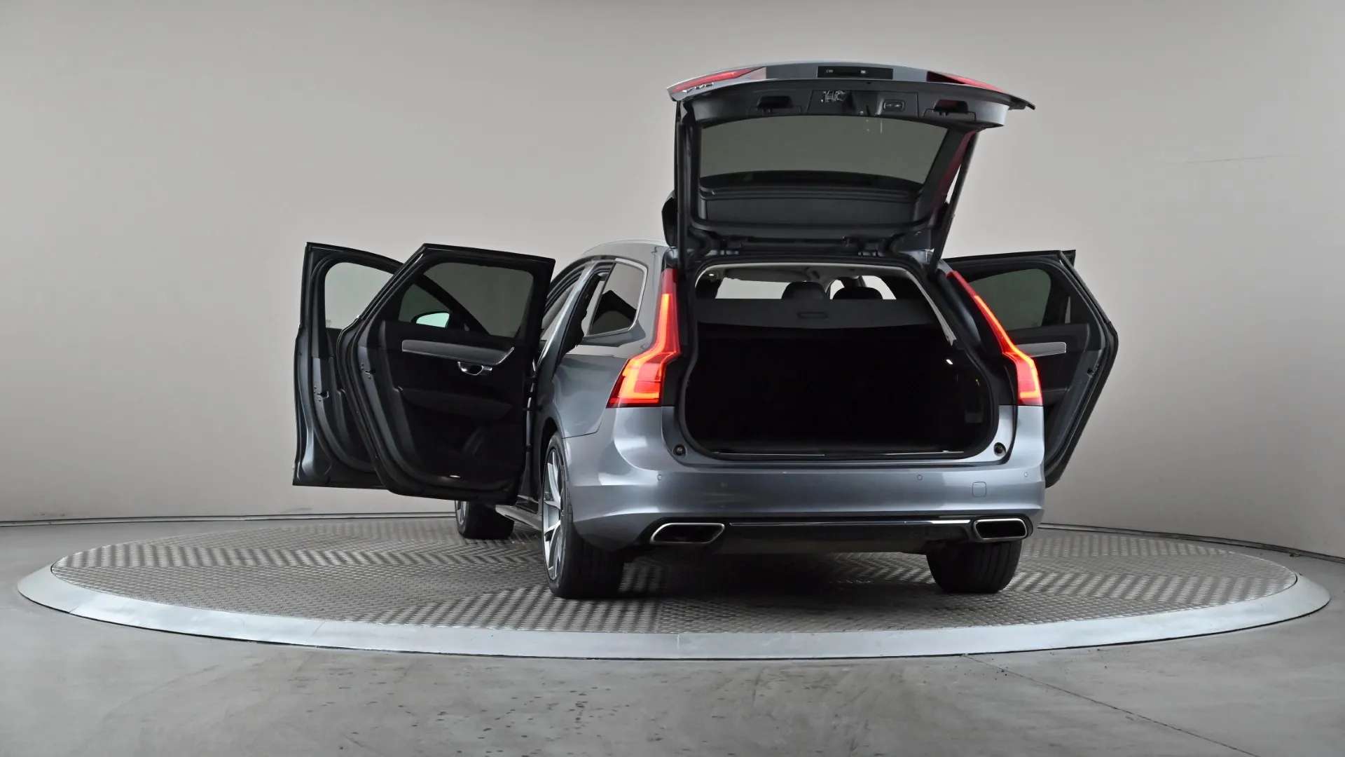2019 VOLVO V90 2019 VOLVO V90