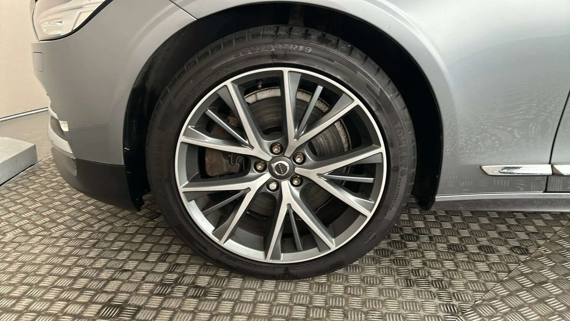 2019 VOLVO V90 2019 VOLVO V90