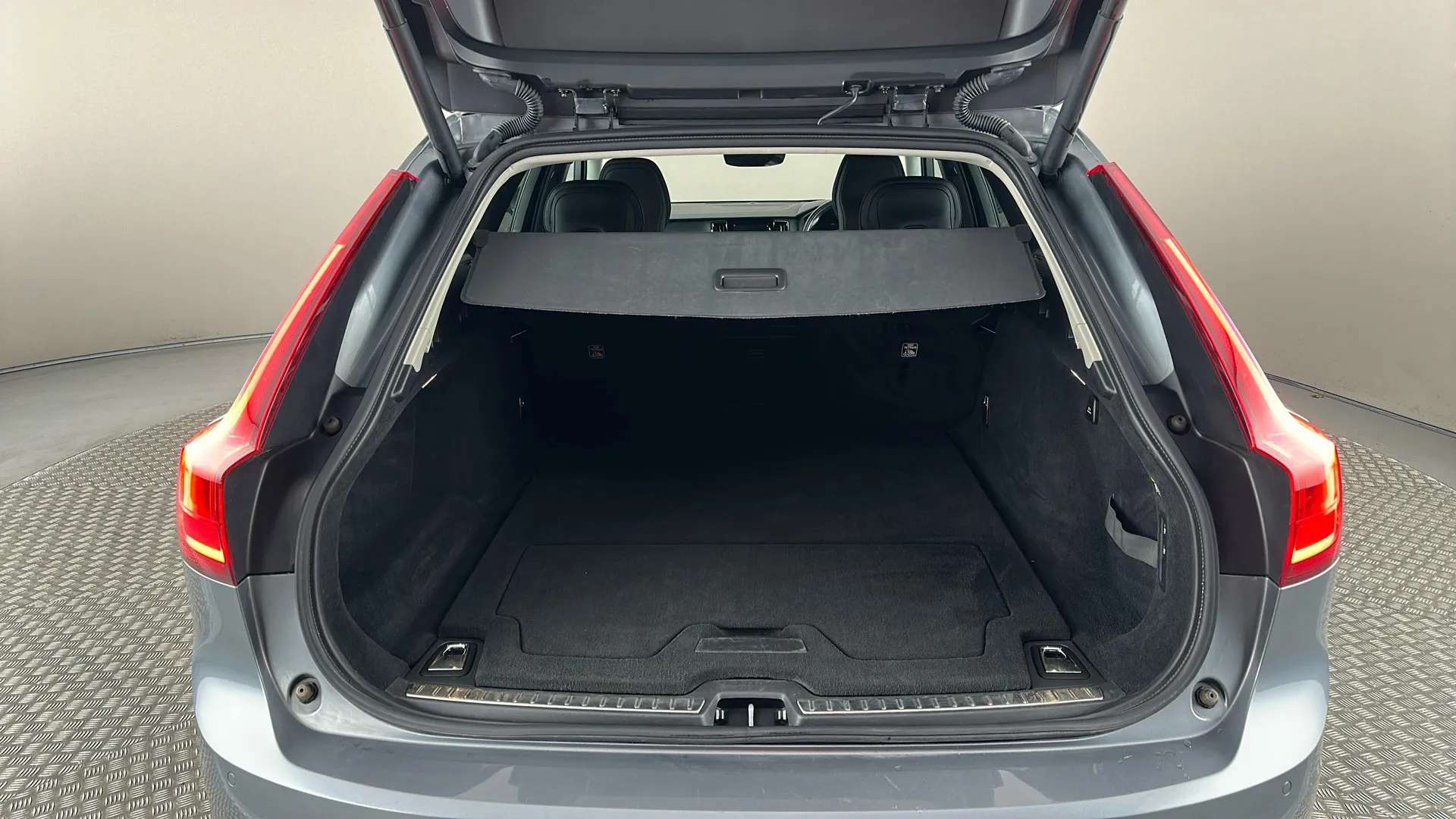 2019 VOLVO V90 2019 VOLVO V90
