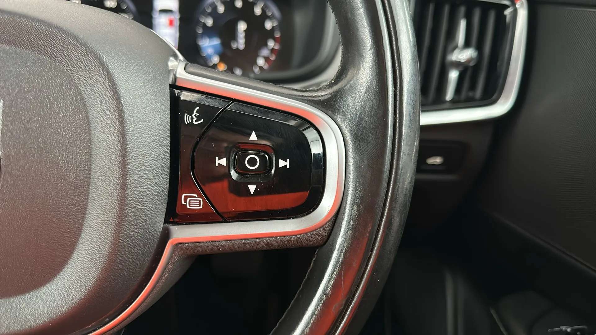 2019 VOLVO V90 2019 VOLVO V90