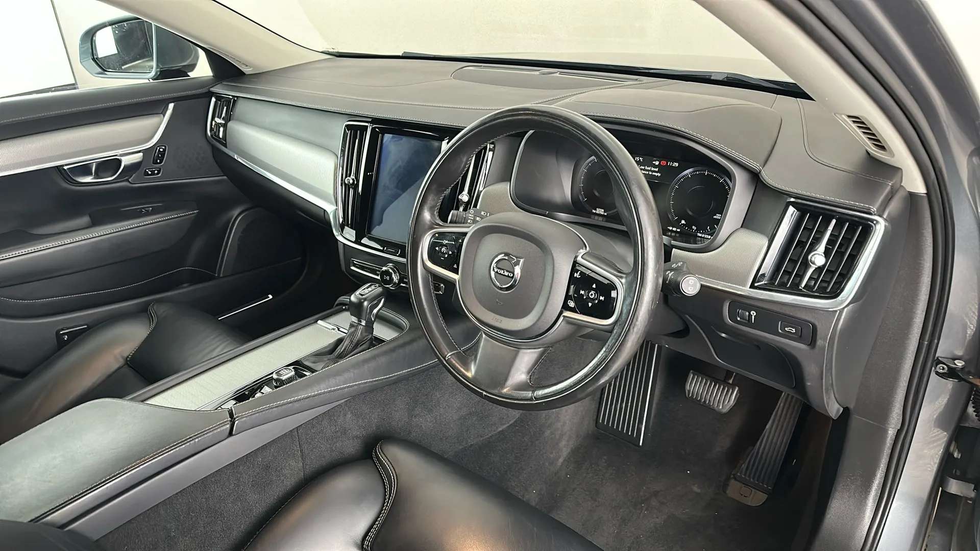 2019 VOLVO V90 2019 VOLVO V90