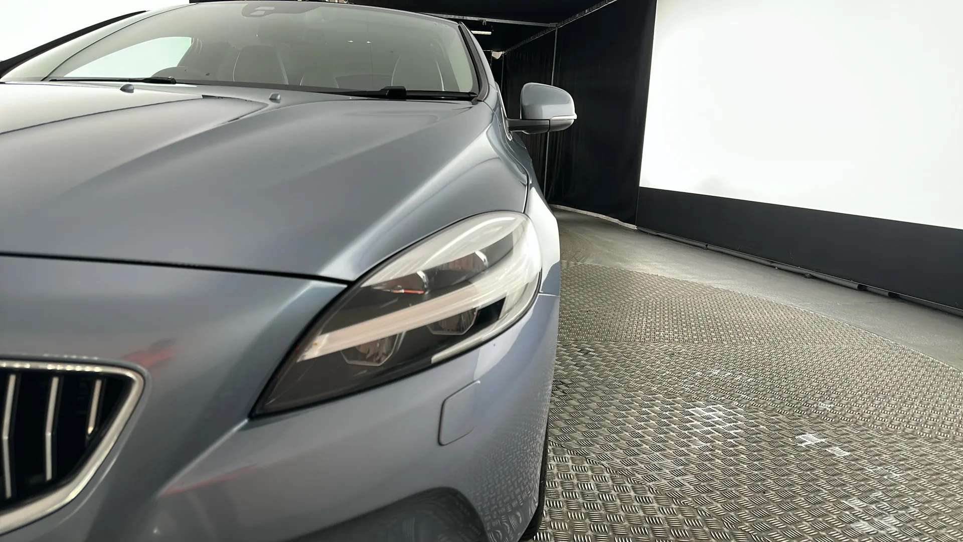 2017 VOLVO V40 2017 VOLVO V40