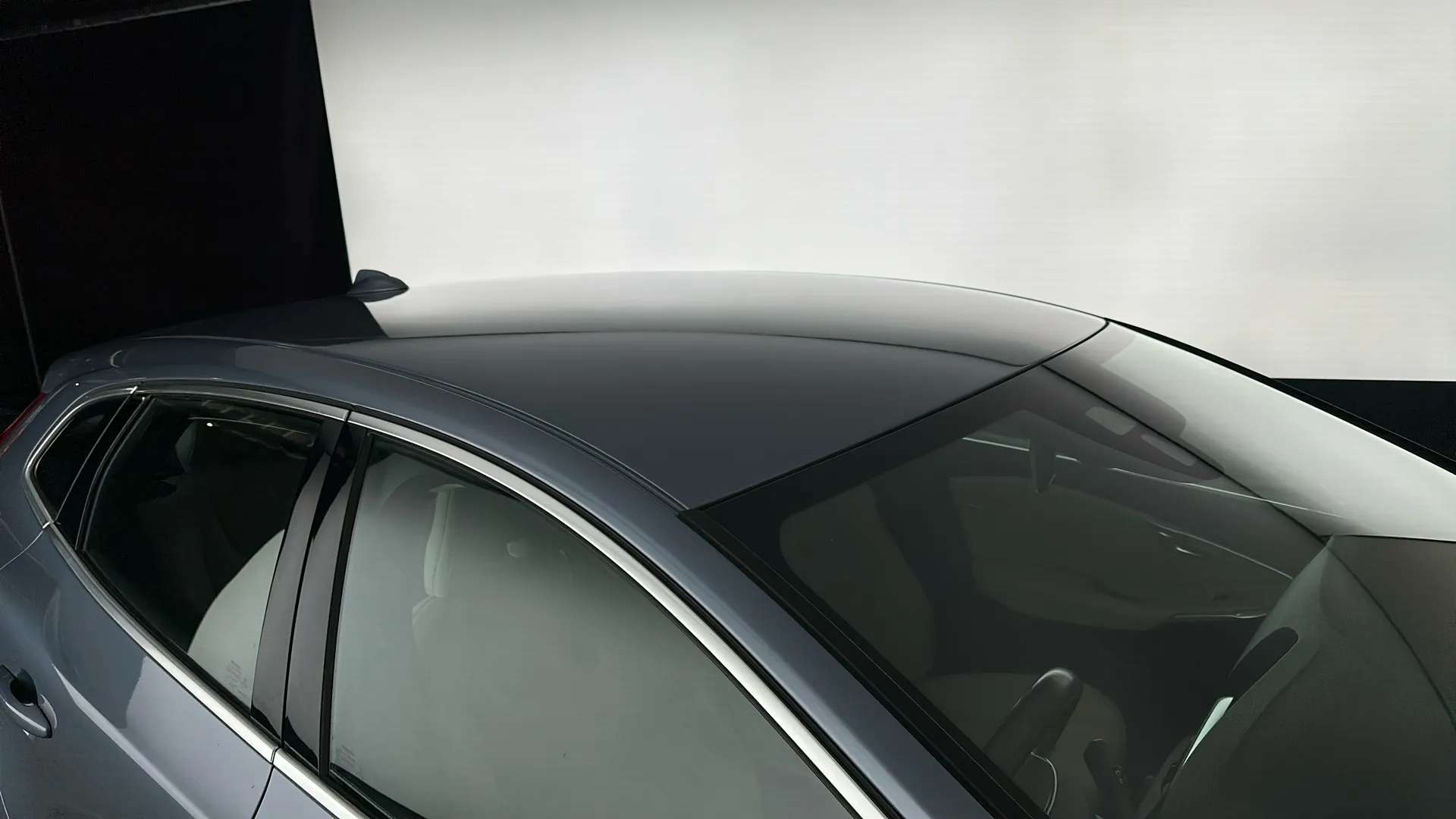 2017 VOLVO V40 2017 VOLVO V40