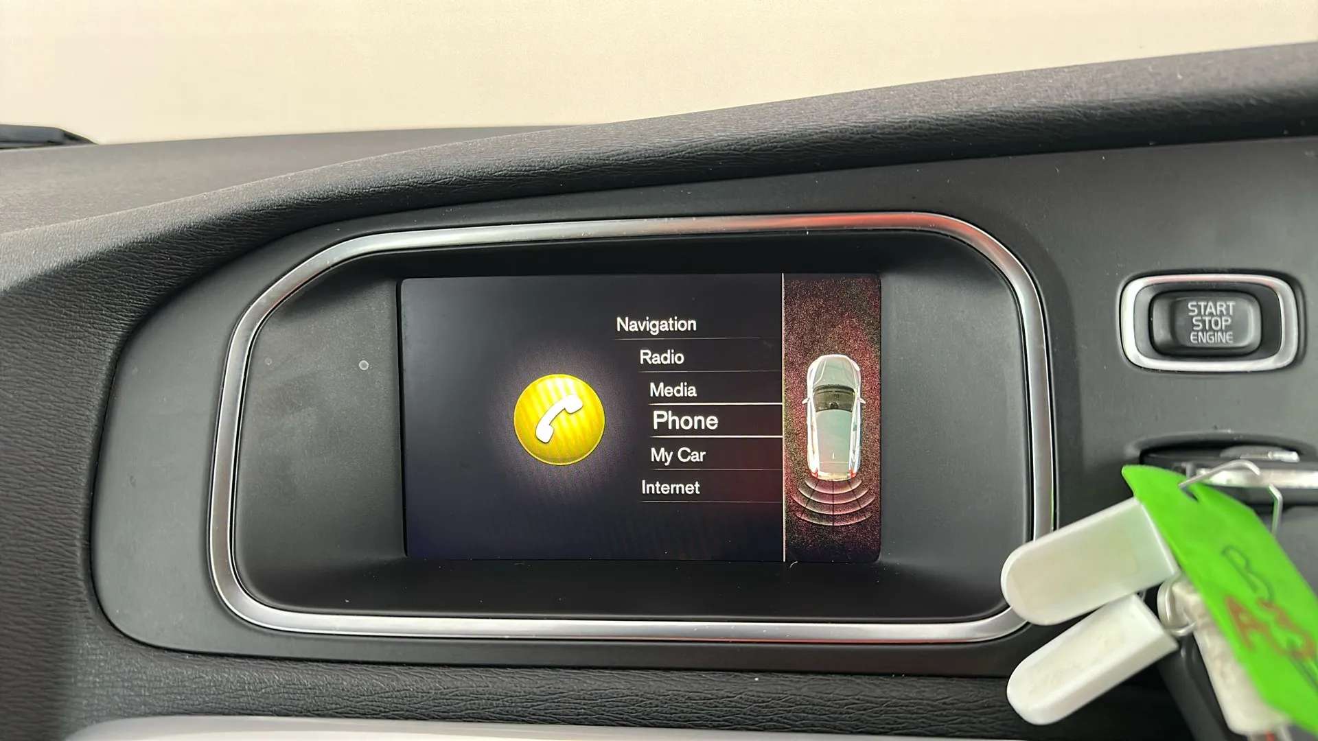 2017 VOLVO V40 2017 VOLVO V40