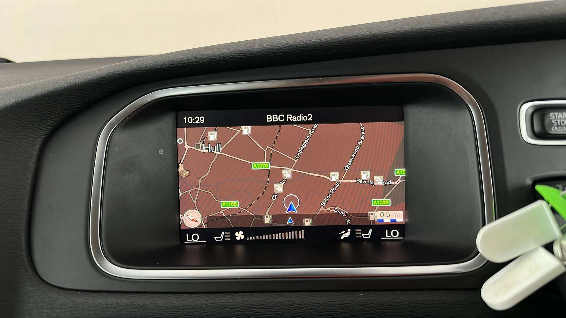 2017 VOLVO V40 2017 VOLVO V40
