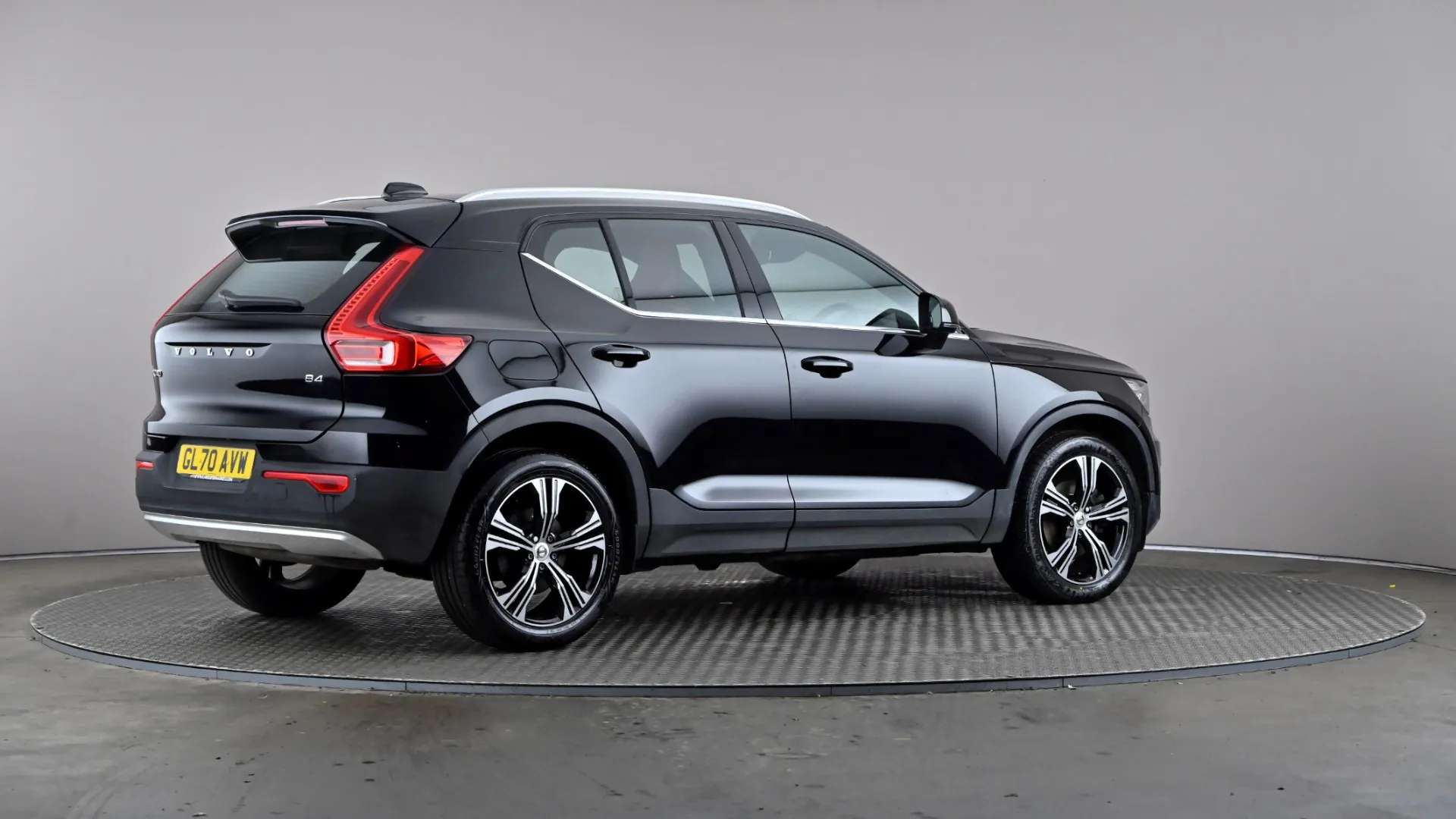 2020 VOLVO XC40 2020 VOLVO XC40