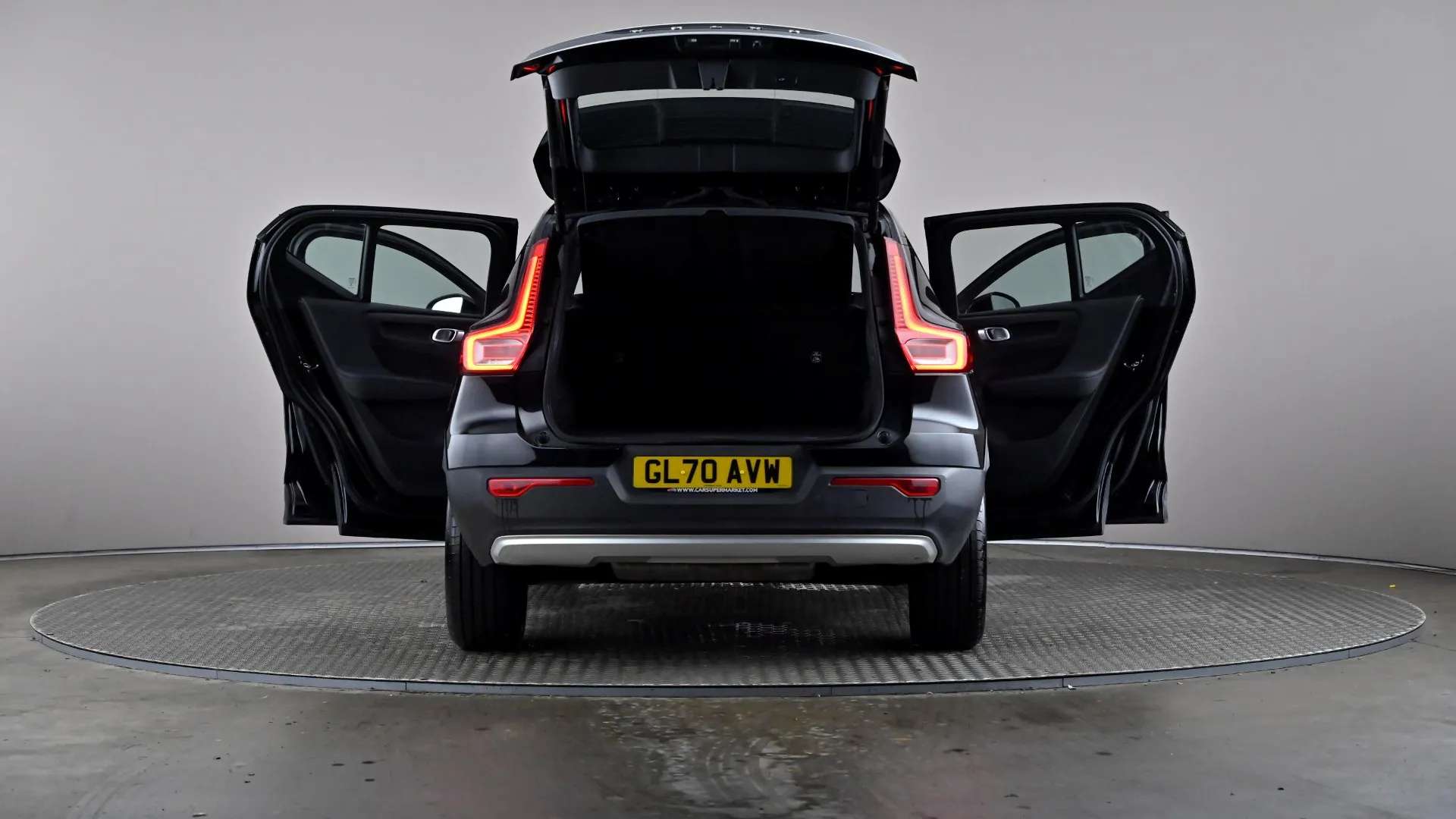 2020 VOLVO XC40 2020 VOLVO XC40