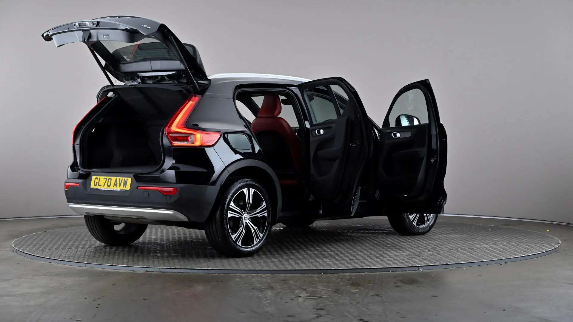 2020 VOLVO XC40 2020 VOLVO XC40
