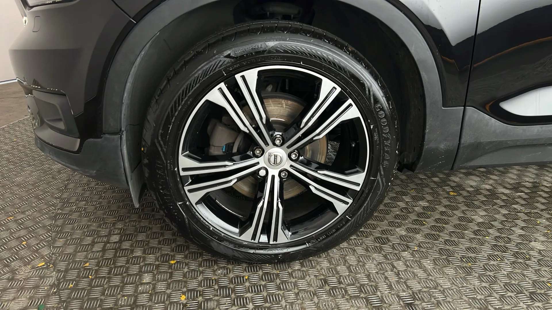 2020 VOLVO XC40 2020 VOLVO XC40