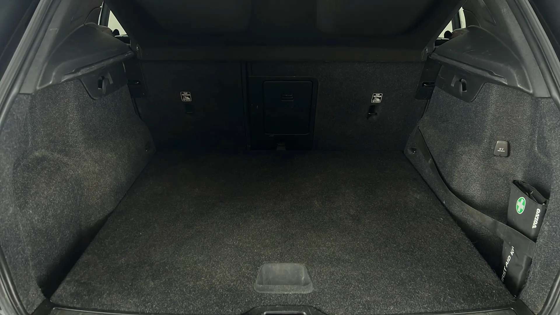 2020 VOLVO XC40 2020 VOLVO XC40