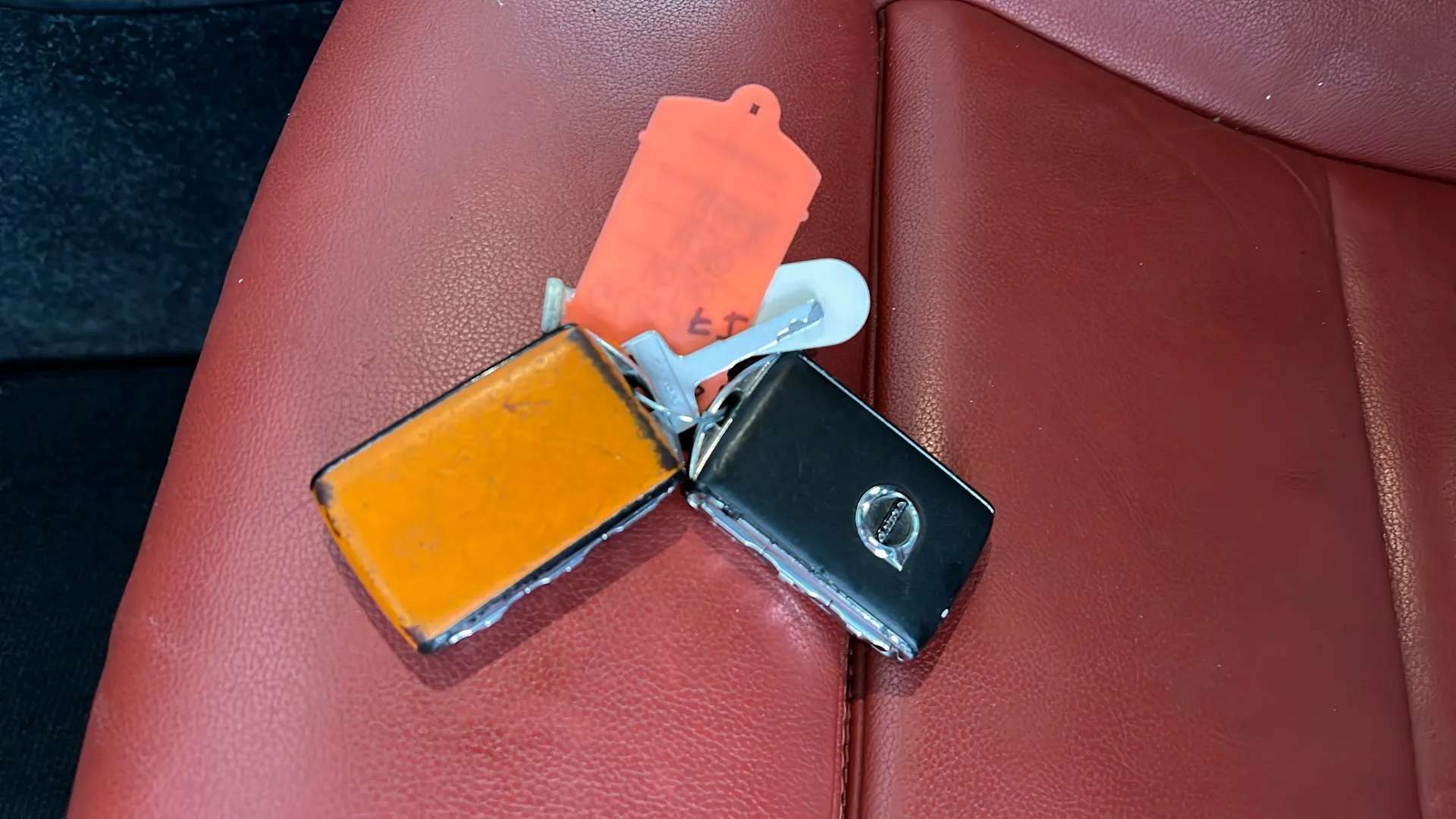 2020 VOLVO XC40 2020 VOLVO XC40