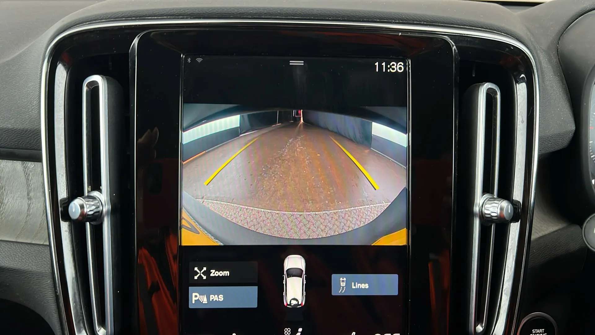 2020 VOLVO XC40 2020 VOLVO XC40