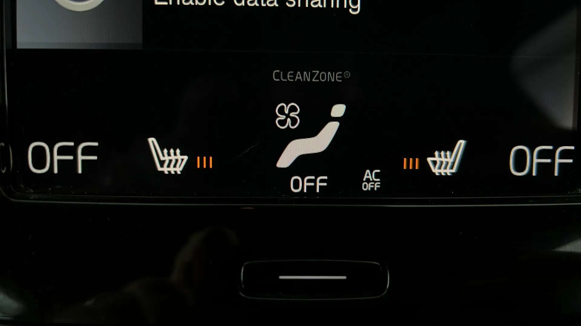 2020 VOLVO XC40 2020 VOLVO XC40