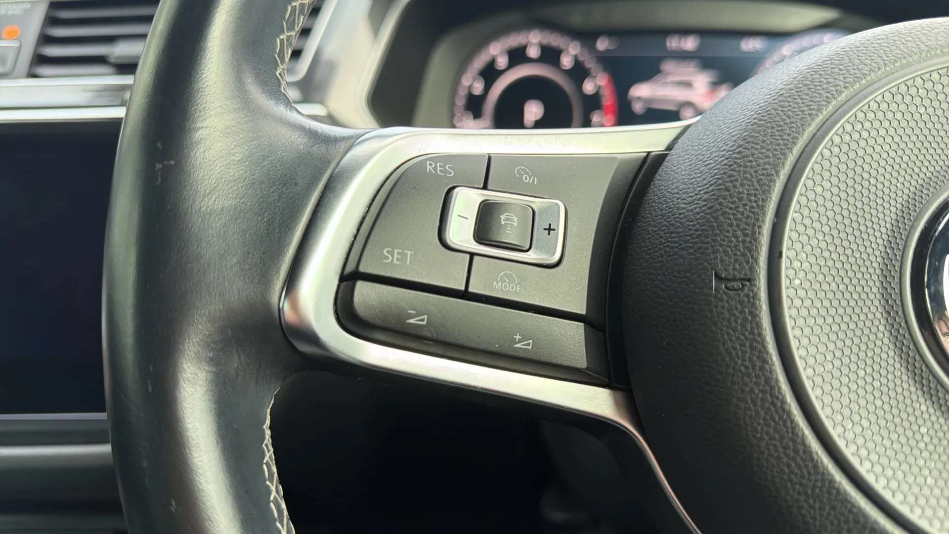 2017 VOLKSWAGEN TIGUAN 2017 VOLKSWAGEN TIGUAN