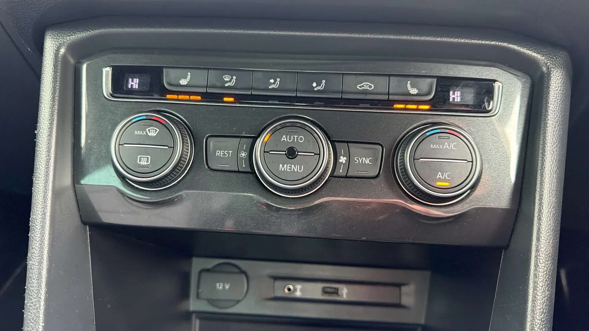 2017 VOLKSWAGEN TIGUAN 2017 VOLKSWAGEN TIGUAN