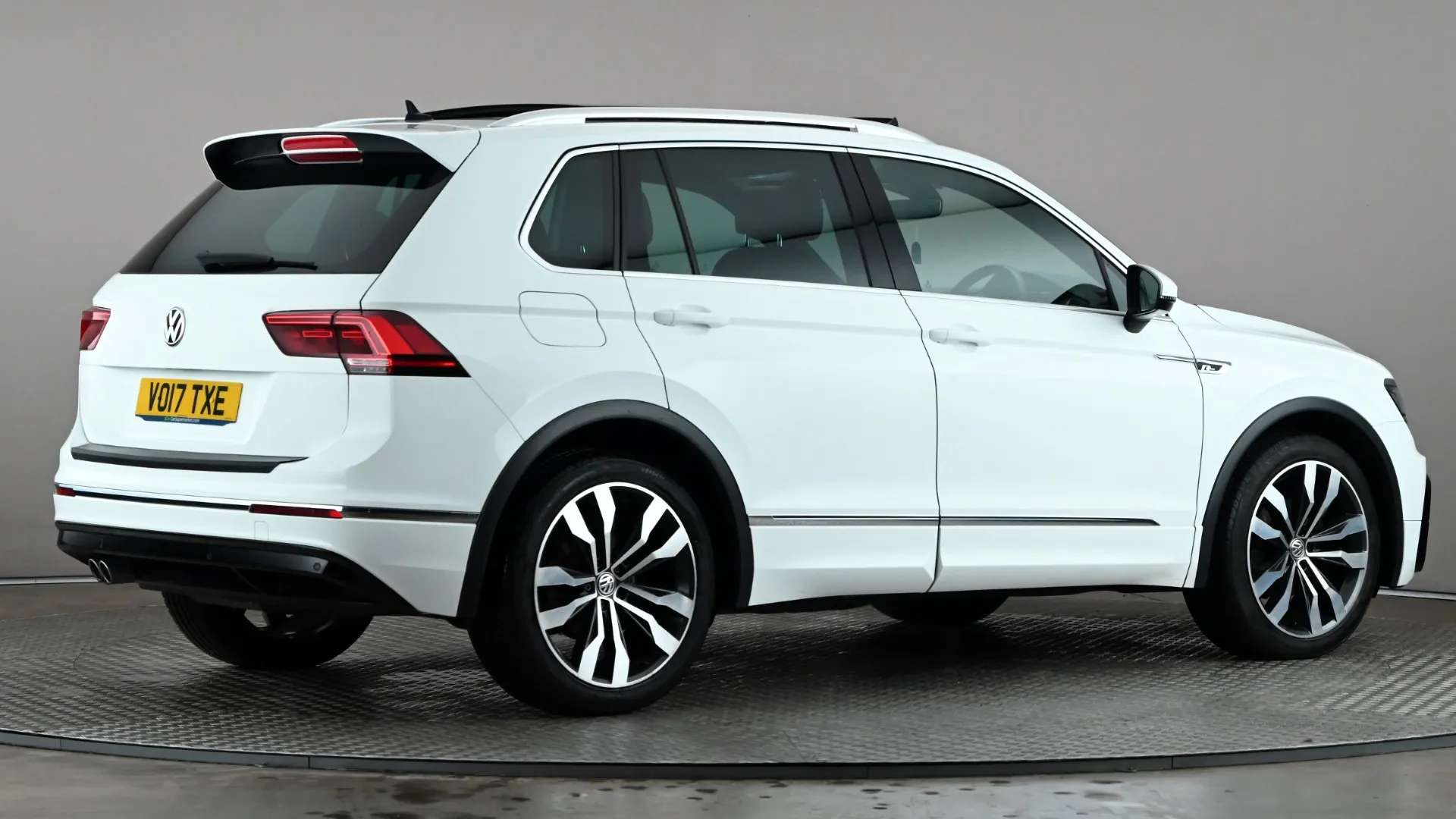 2017 VOLKSWAGEN TIGUAN 2017 VOLKSWAGEN TIGUAN