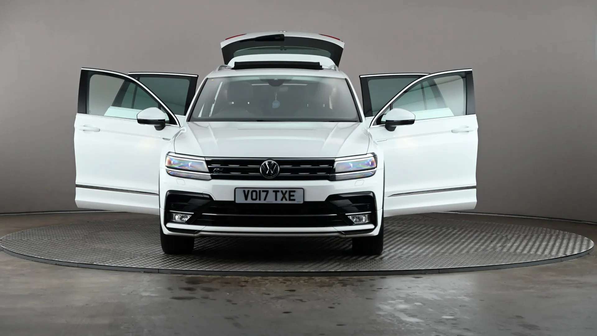 2017 VOLKSWAGEN TIGUAN 2017 VOLKSWAGEN TIGUAN