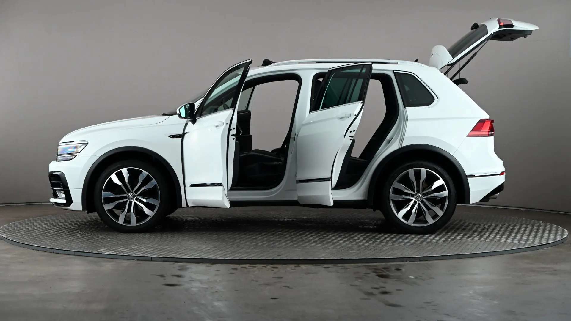 2017 VOLKSWAGEN TIGUAN 2017 VOLKSWAGEN TIGUAN