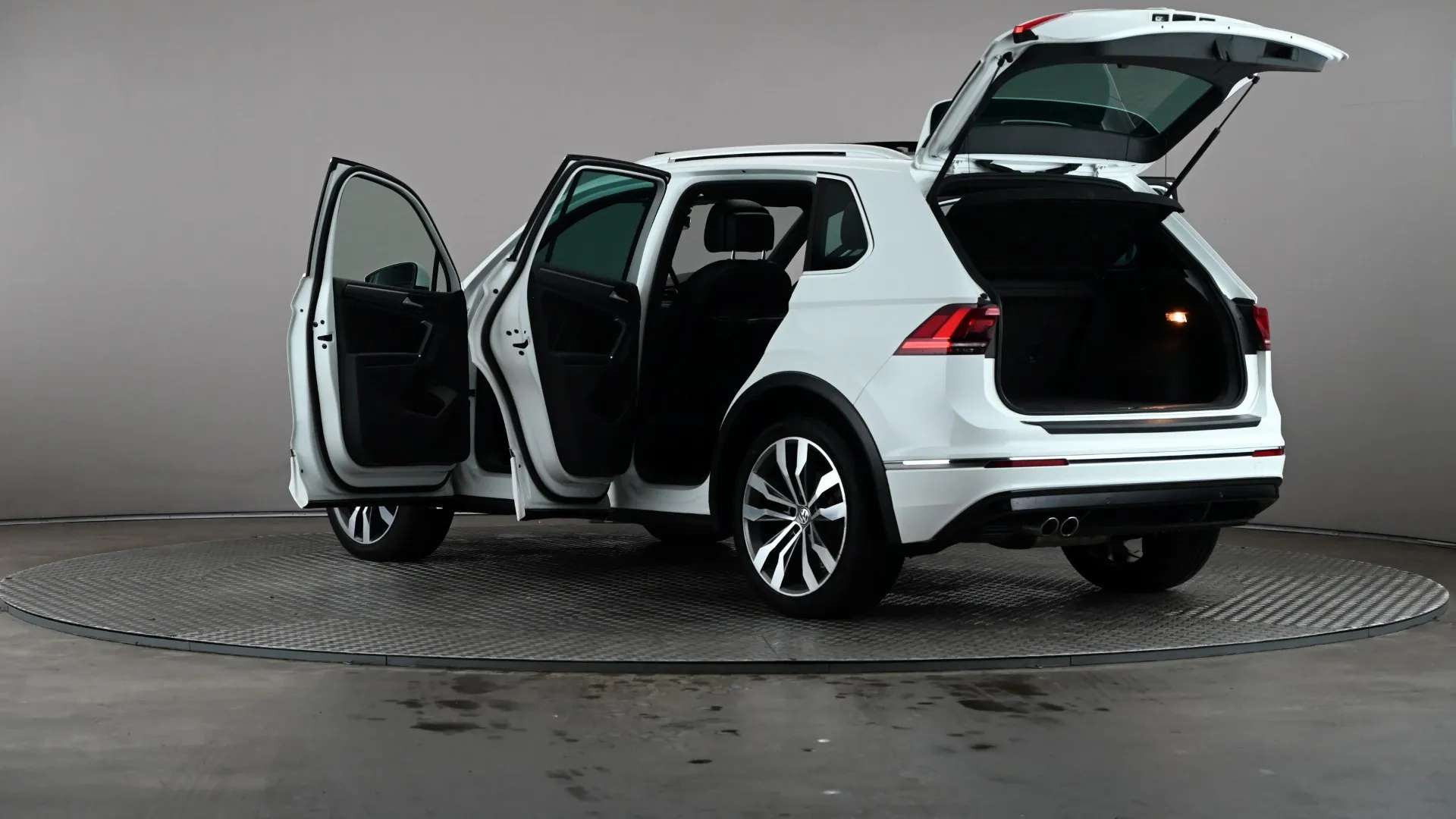 2017 VOLKSWAGEN TIGUAN 2017 VOLKSWAGEN TIGUAN