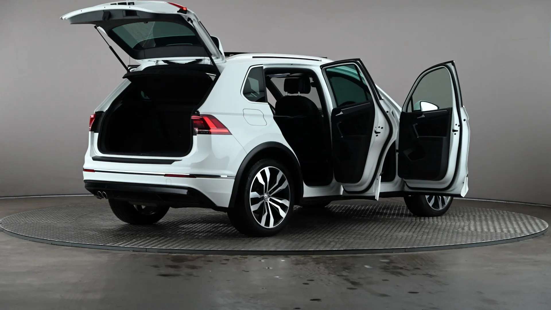 2017 VOLKSWAGEN TIGUAN 2017 VOLKSWAGEN TIGUAN