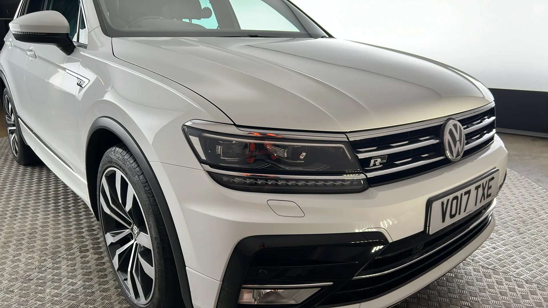 2017 VOLKSWAGEN TIGUAN 2017 VOLKSWAGEN TIGUAN