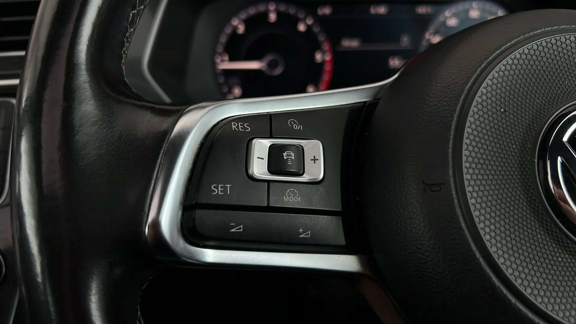 2017 VOLKSWAGEN TIGUAN 2017 VOLKSWAGEN TIGUAN