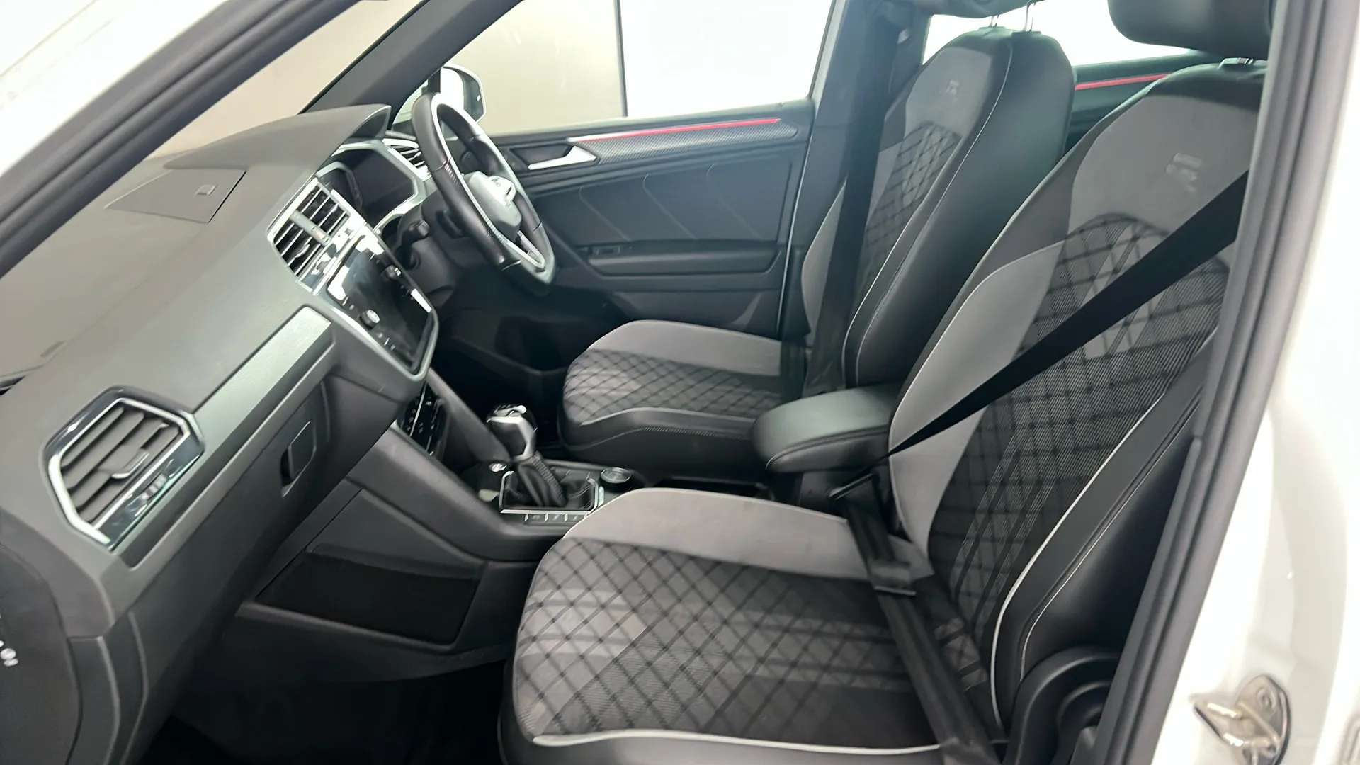 2021 VOLKSWAGEN TIGUAN 2021 VOLKSWAGEN TIGUAN