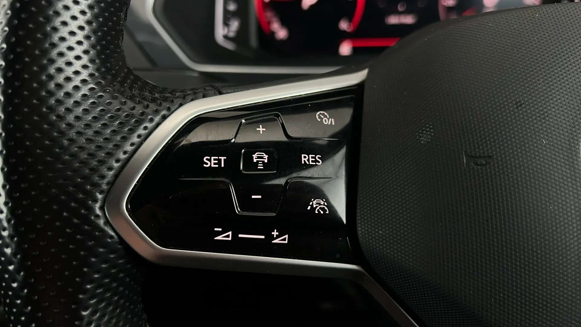 2021 VOLKSWAGEN TIGUAN 2021 VOLKSWAGEN TIGUAN