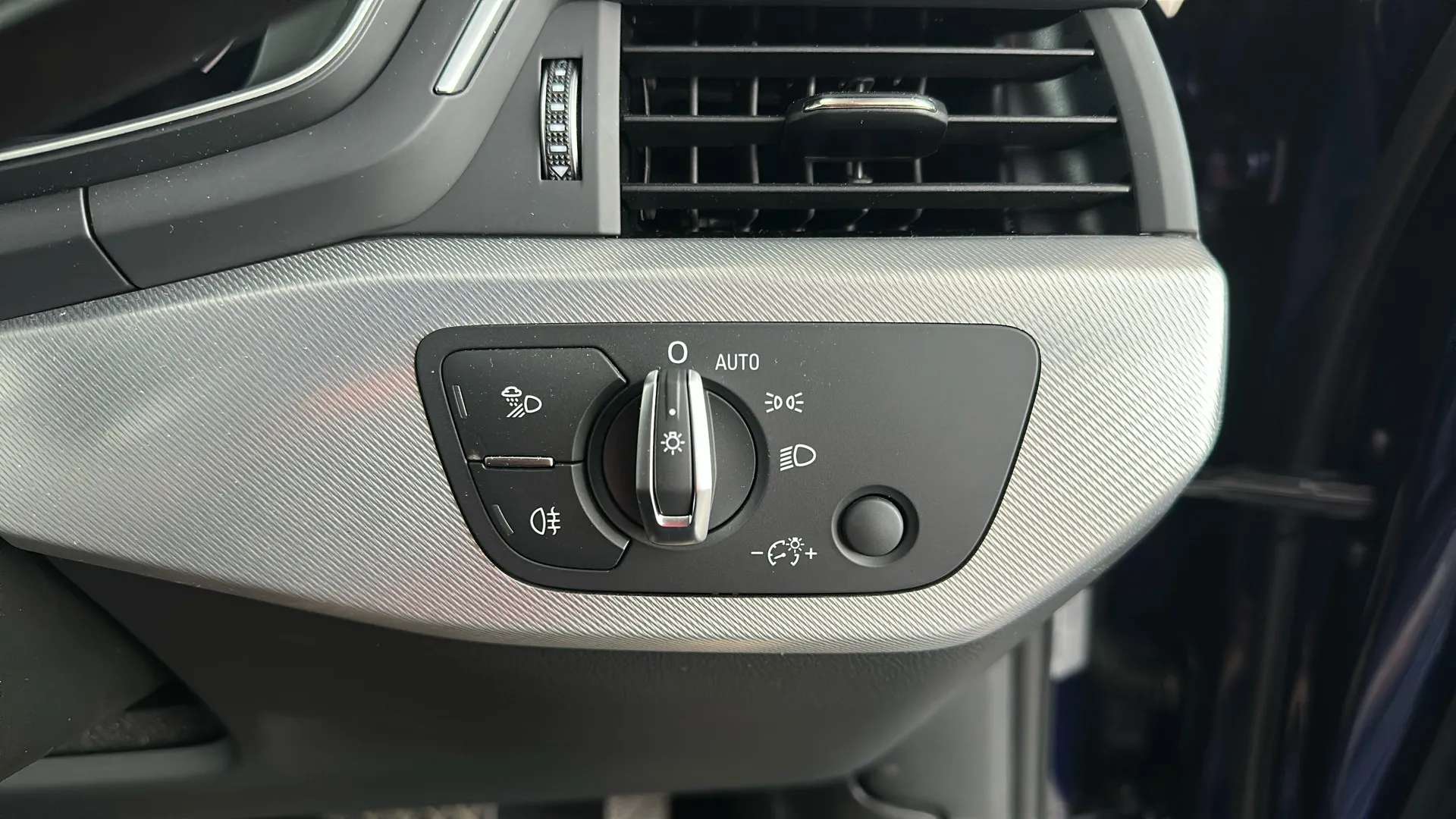 2023 AUDI A4 2023 AUDI A4