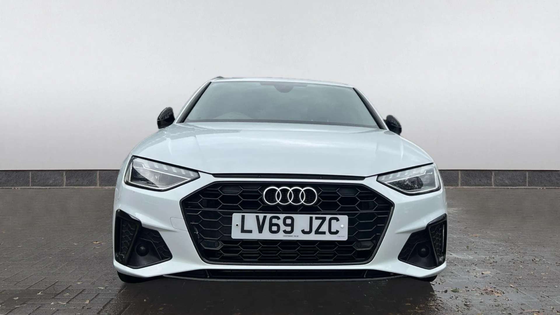 A 2019 AUDI A4 40 TFSI Black Edition S Tronic A 2019 AUDI A4 40 TFSI Black Edition S Tronic