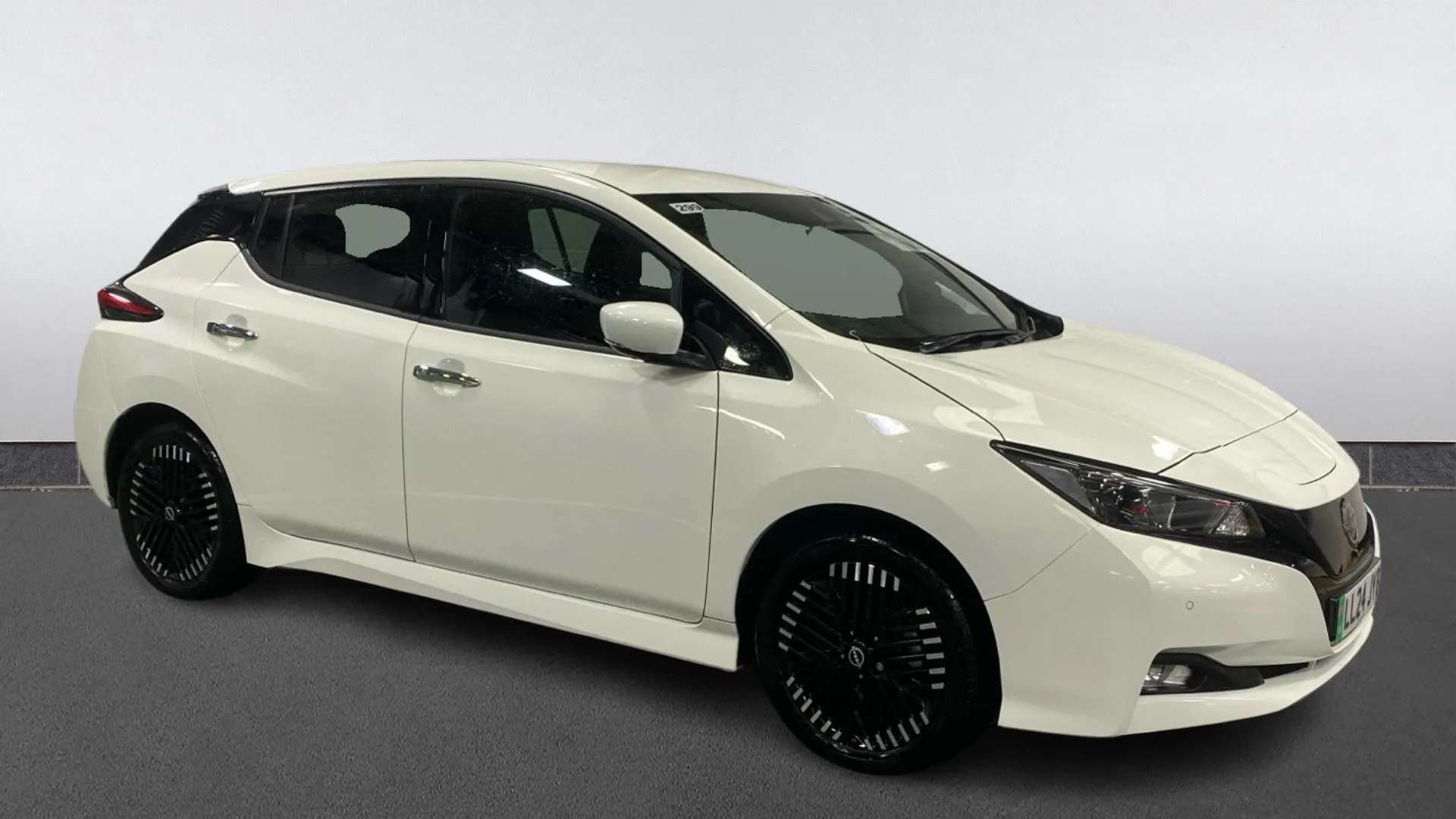 A 2024 NISSAN LEAF 110kW Shiro 39kWh Auto A 2024 NISSAN LEAF 110kW Shiro 39kWh Auto