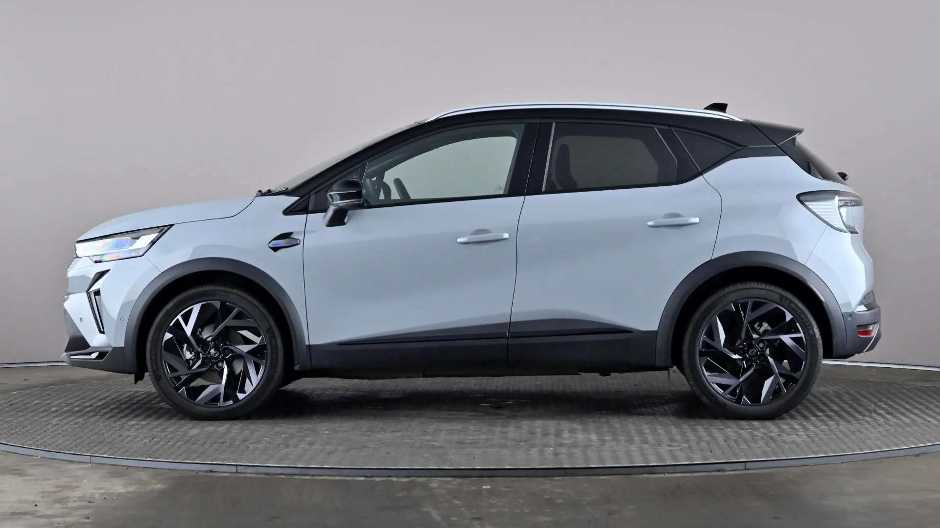 A 2025 RENAULT CAPTUR 1.8 E-Tech Full Hybrid 160 Esprit Alpine Auto A 2025 RENAULT CAPTUR 1.8 E-Tech Full Hybrid 160 Esprit Alpine Auto