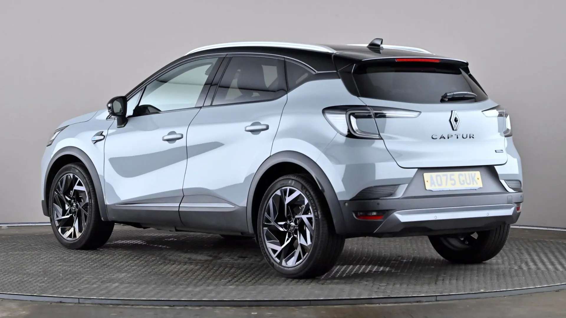 A 2025 RENAULT CAPTUR 1.8 E-Tech Full Hybrid 160 Esprit Alpine Auto A 2025 RENAULT CAPTUR 1.8 E-Tech Full Hybrid 160 Esprit Alpine Auto