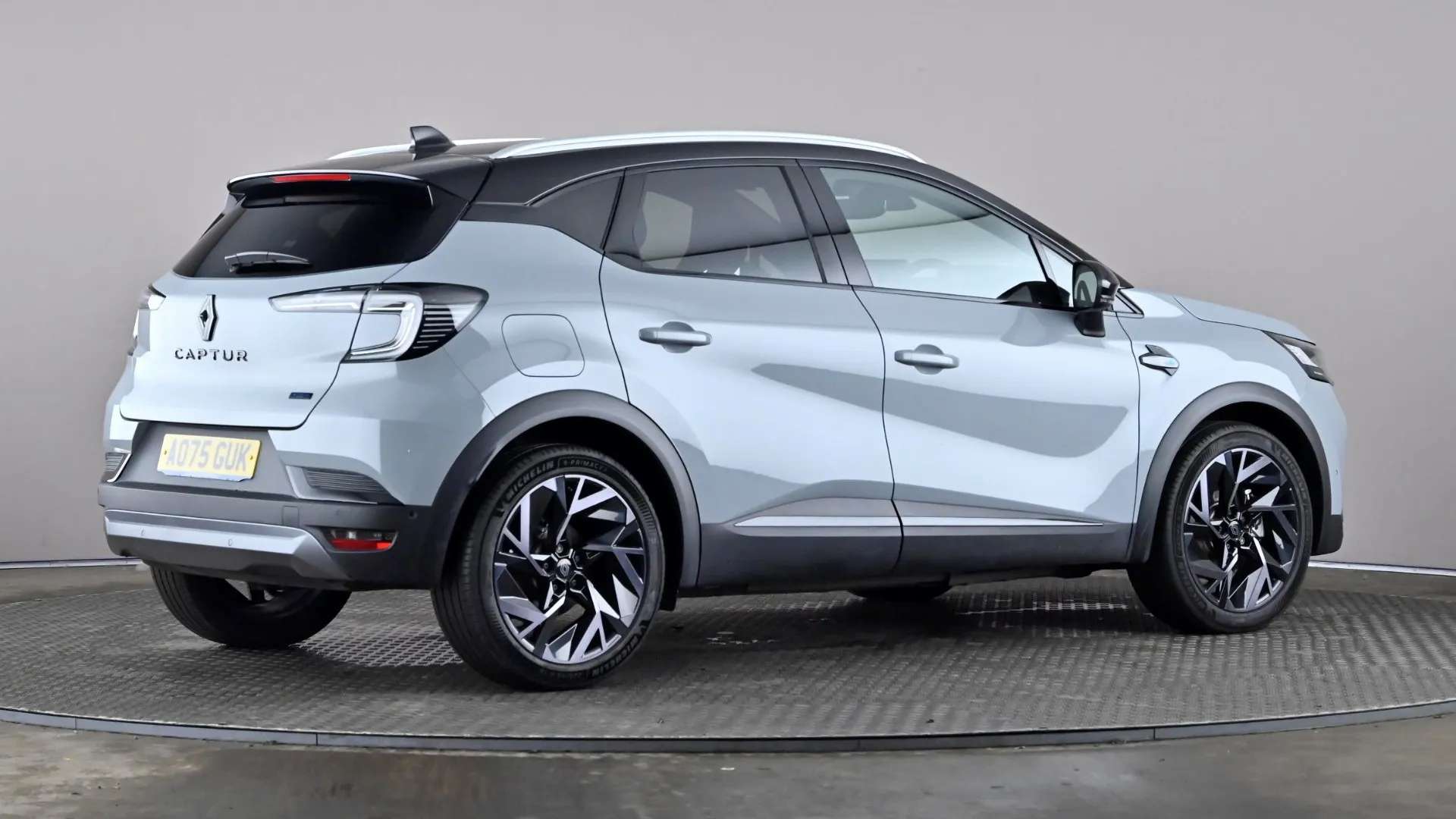 2025 RENAULT CAPTUR 2025 RENAULT CAPTUR