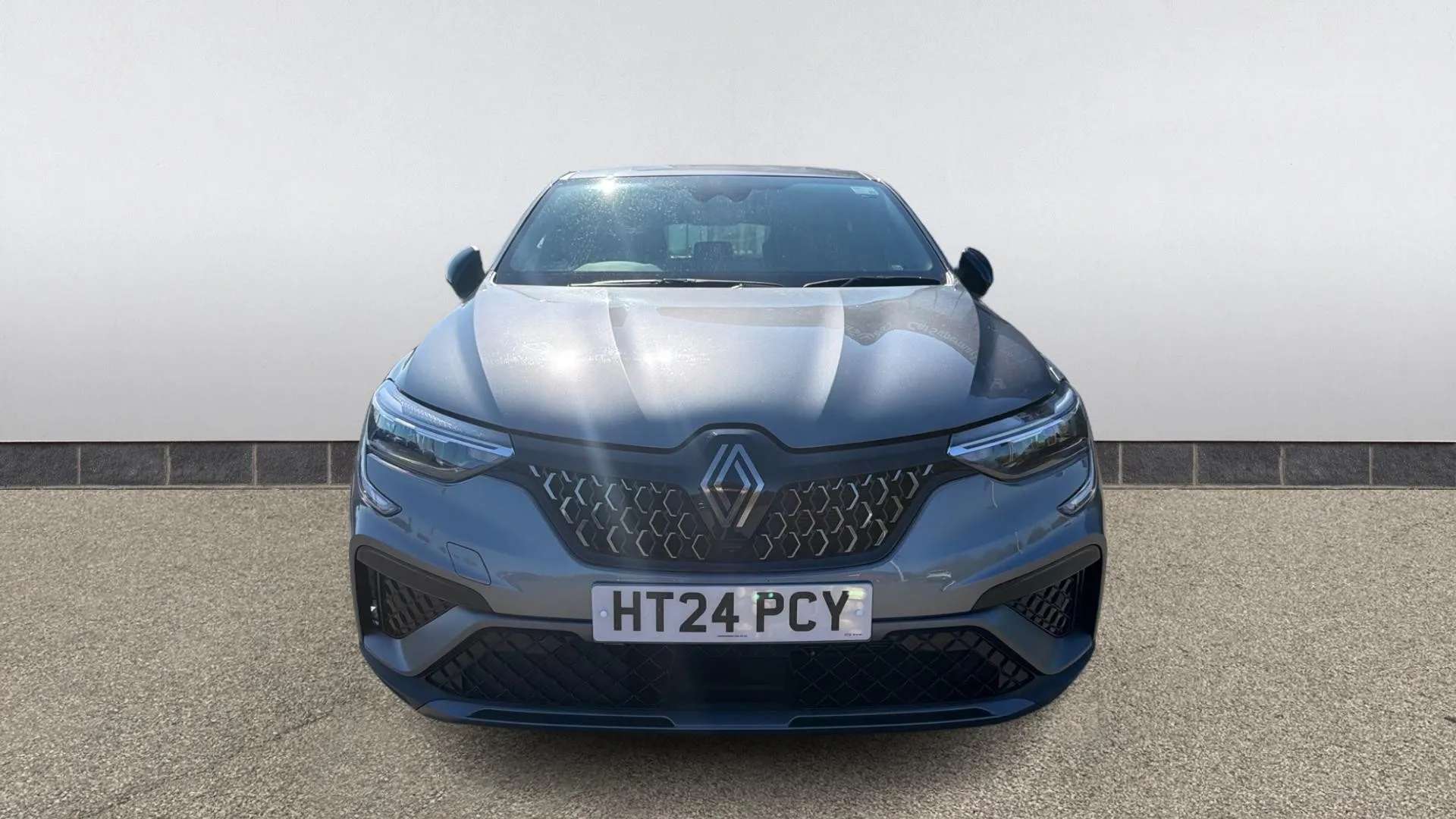 A 2024 RENAULT ARKANA 1.6 E-Tech FHEV 145 Esprit Alpine Auto A 2024 RENAULT ARKANA 1.6 E-Tech FHEV 145 Esprit Alpine Auto