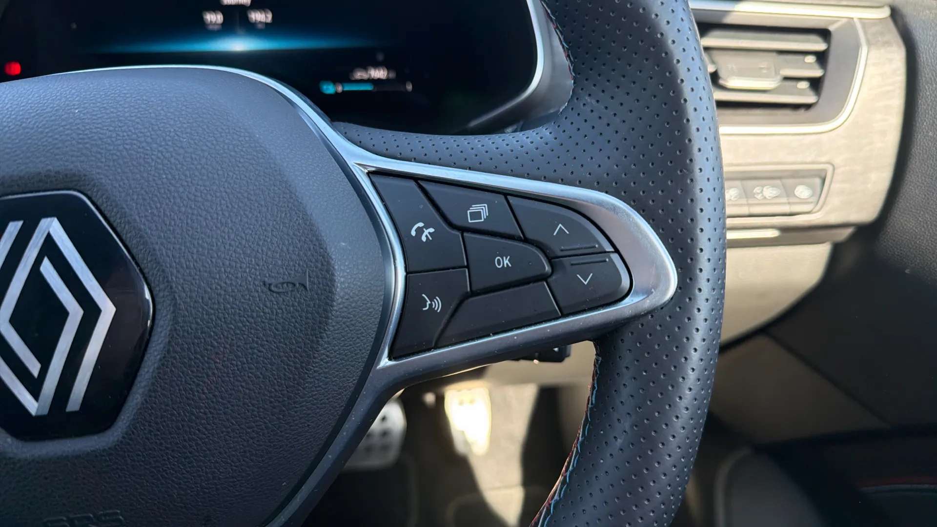 2024 RENAULT ARKANA 2024 RENAULT ARKANA