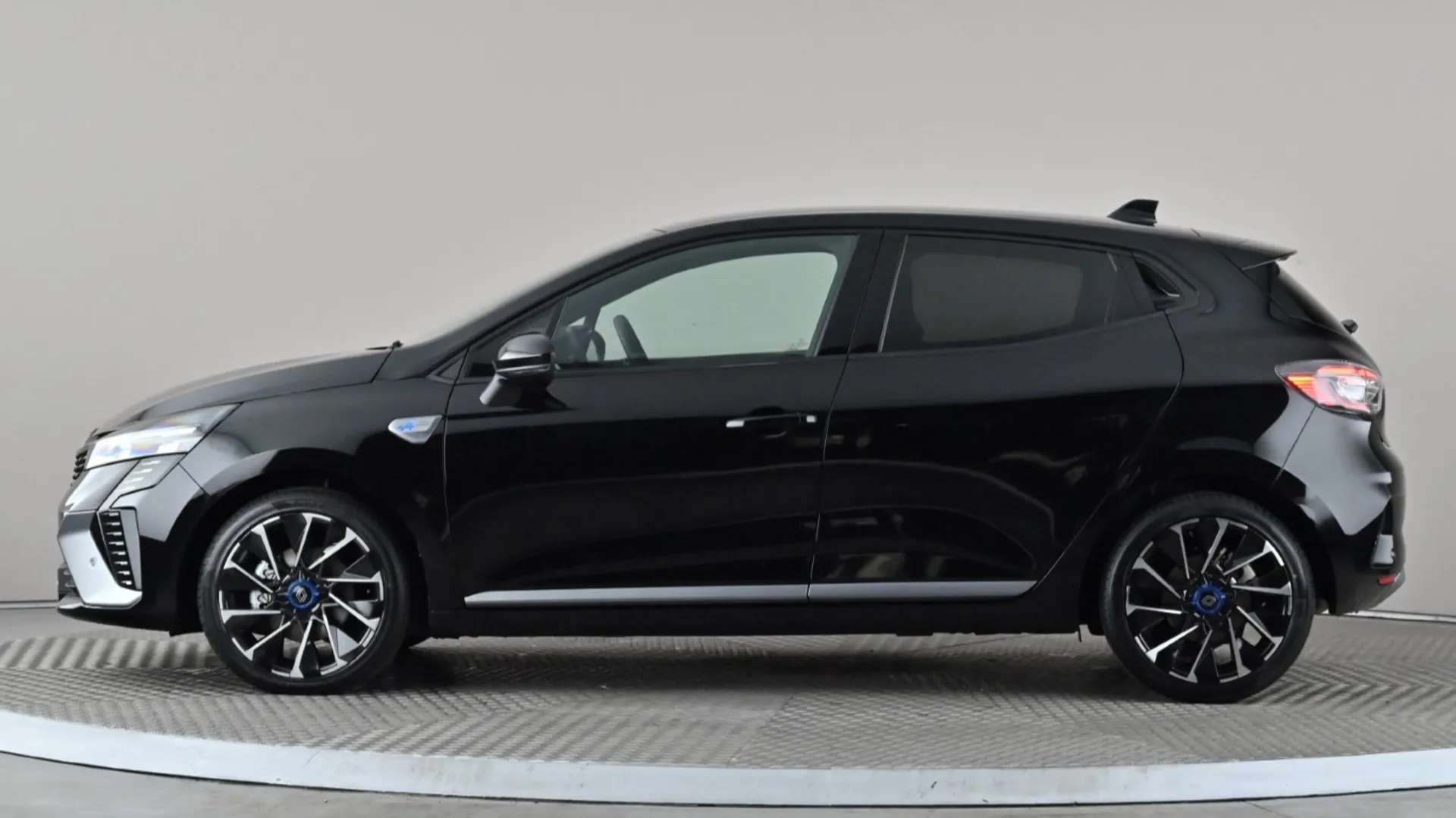 A 2024 RENAULT CLIO 1.6 E-TECH full hybrid 145 Esprit Alpine Auto A 2024 RENAULT CLIO 1.6 E-TECH full hybrid 145 Esprit Alpine Auto