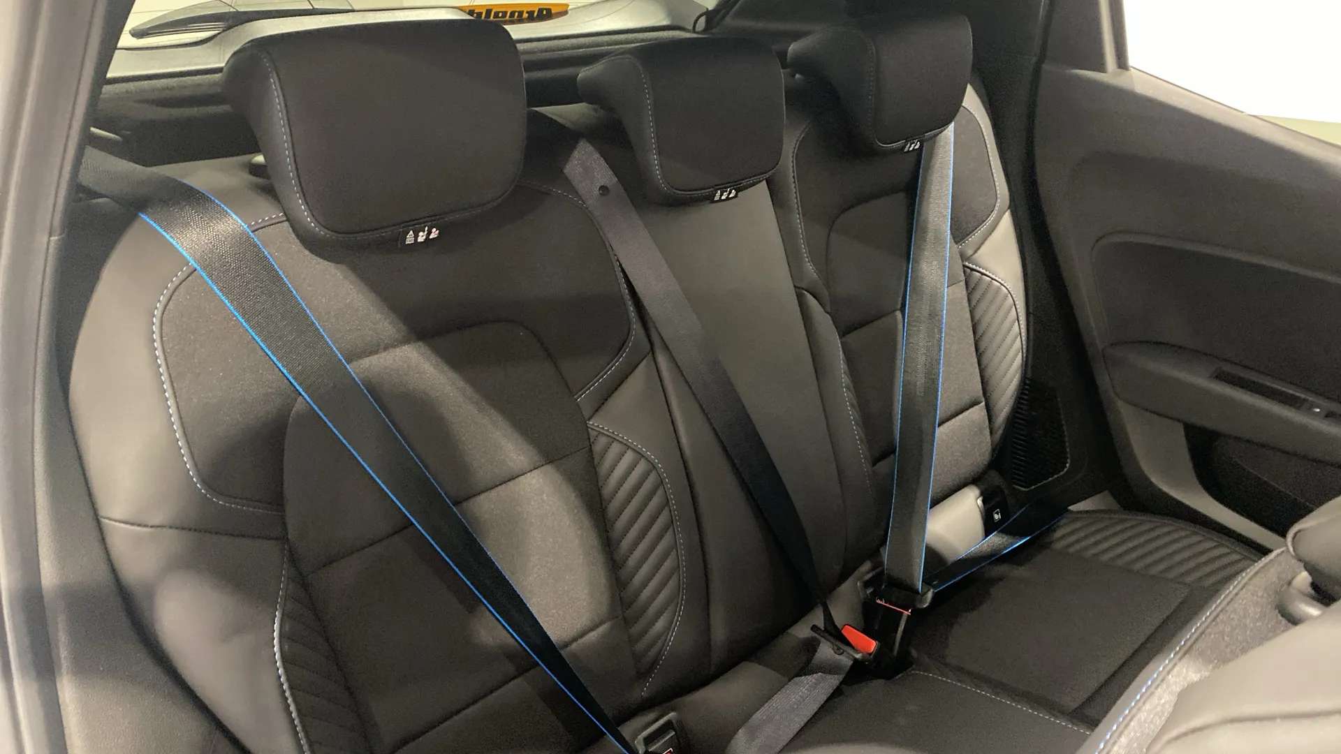 A 2024 RENAULT CLIO 1.6 E-TECH full hybrid 145 Esprit Alpine Auto A 2024 RENAULT CLIO 1.6 E-TECH full hybrid 145 Esprit Alpine Auto