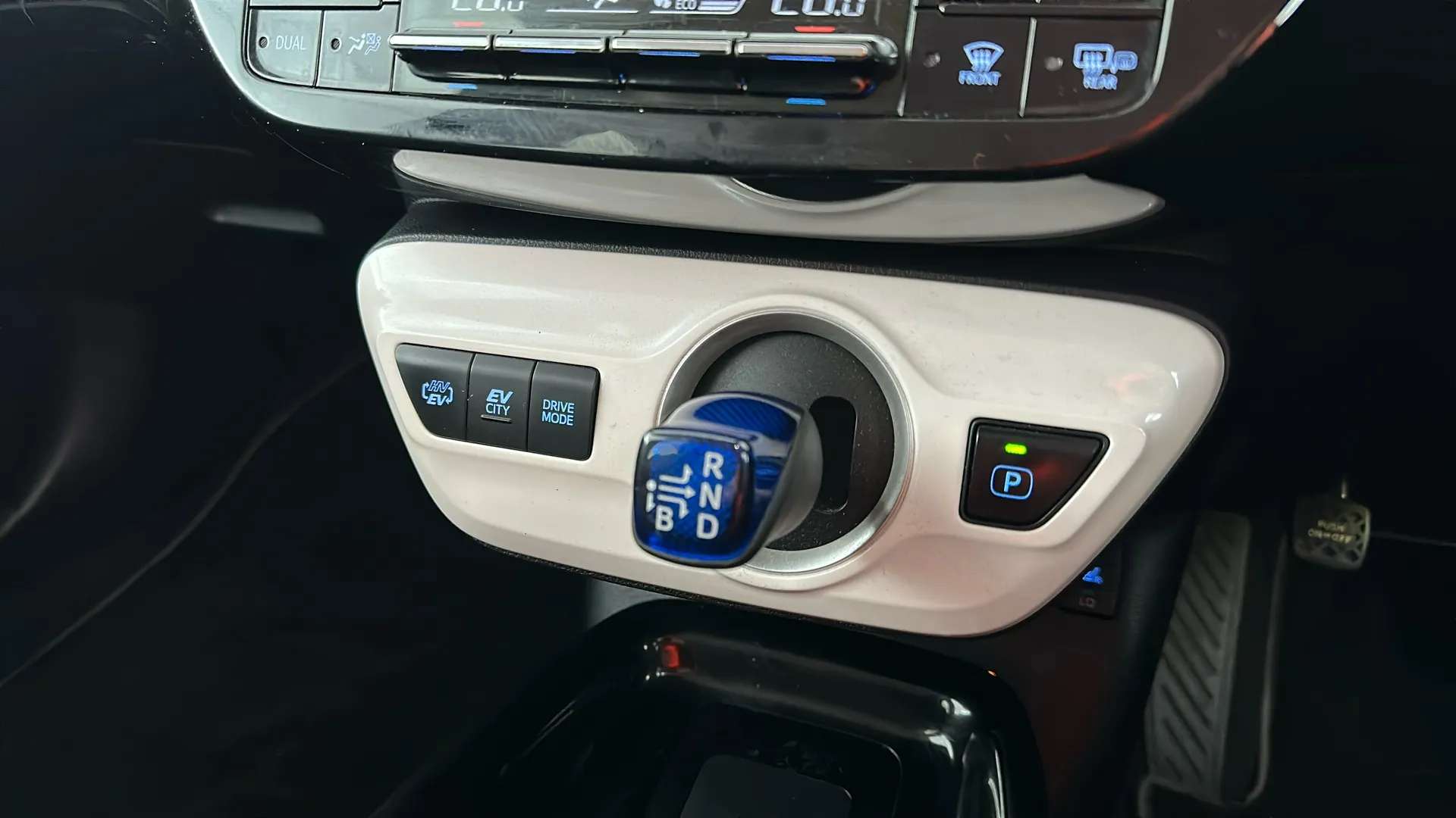 2018 TOYOTA PRIUS 2018 TOYOTA PRIUS