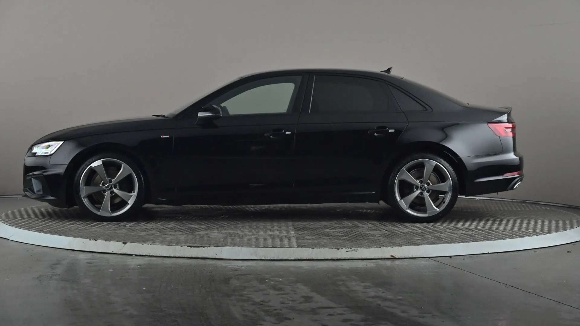 A 2019 AUDI A4 35 TFSI Black Edition S Tronic A 2019 AUDI A4 35 TFSI Black Edition S Tronic