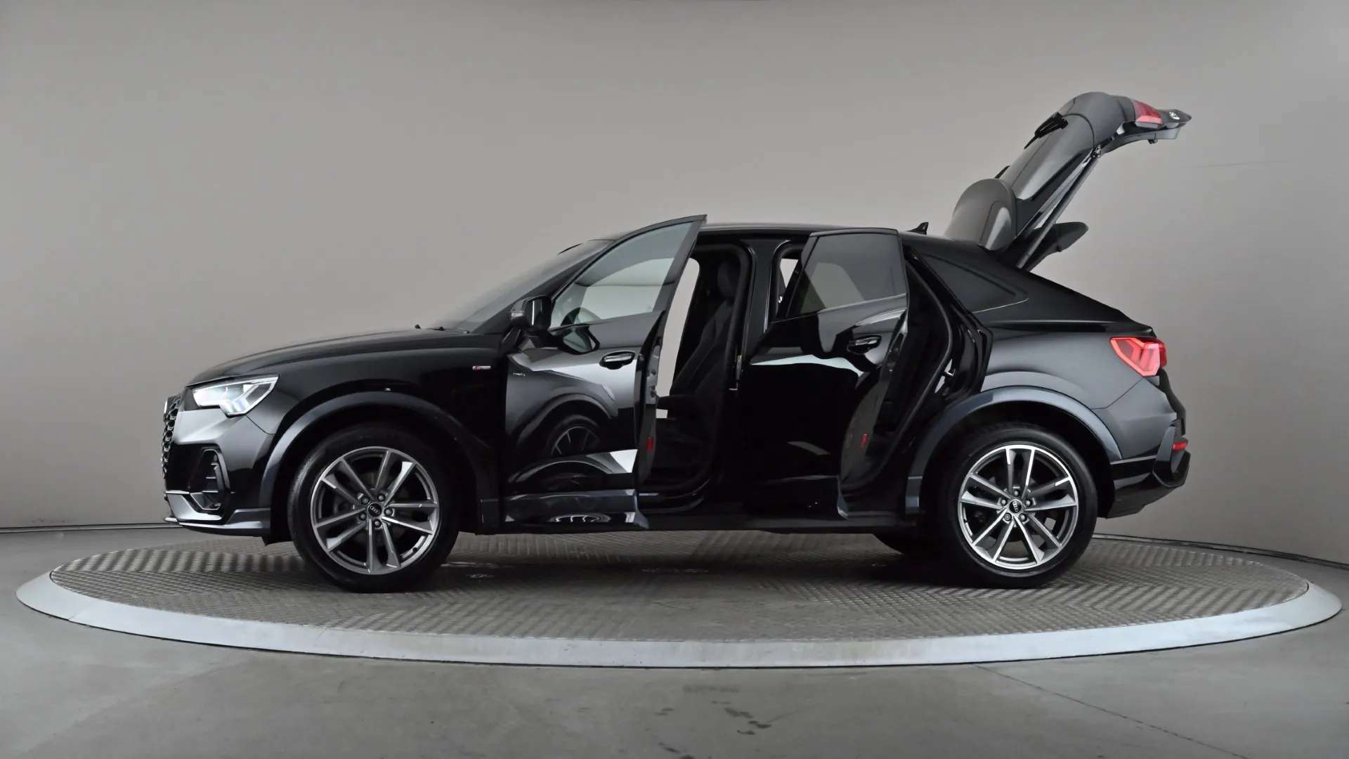 2021 AUDI Q3 2021 AUDI Q3