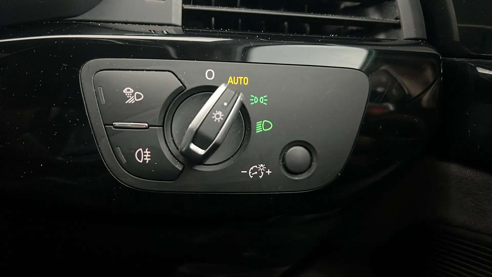 2020 AUDI A4 2020 AUDI A4