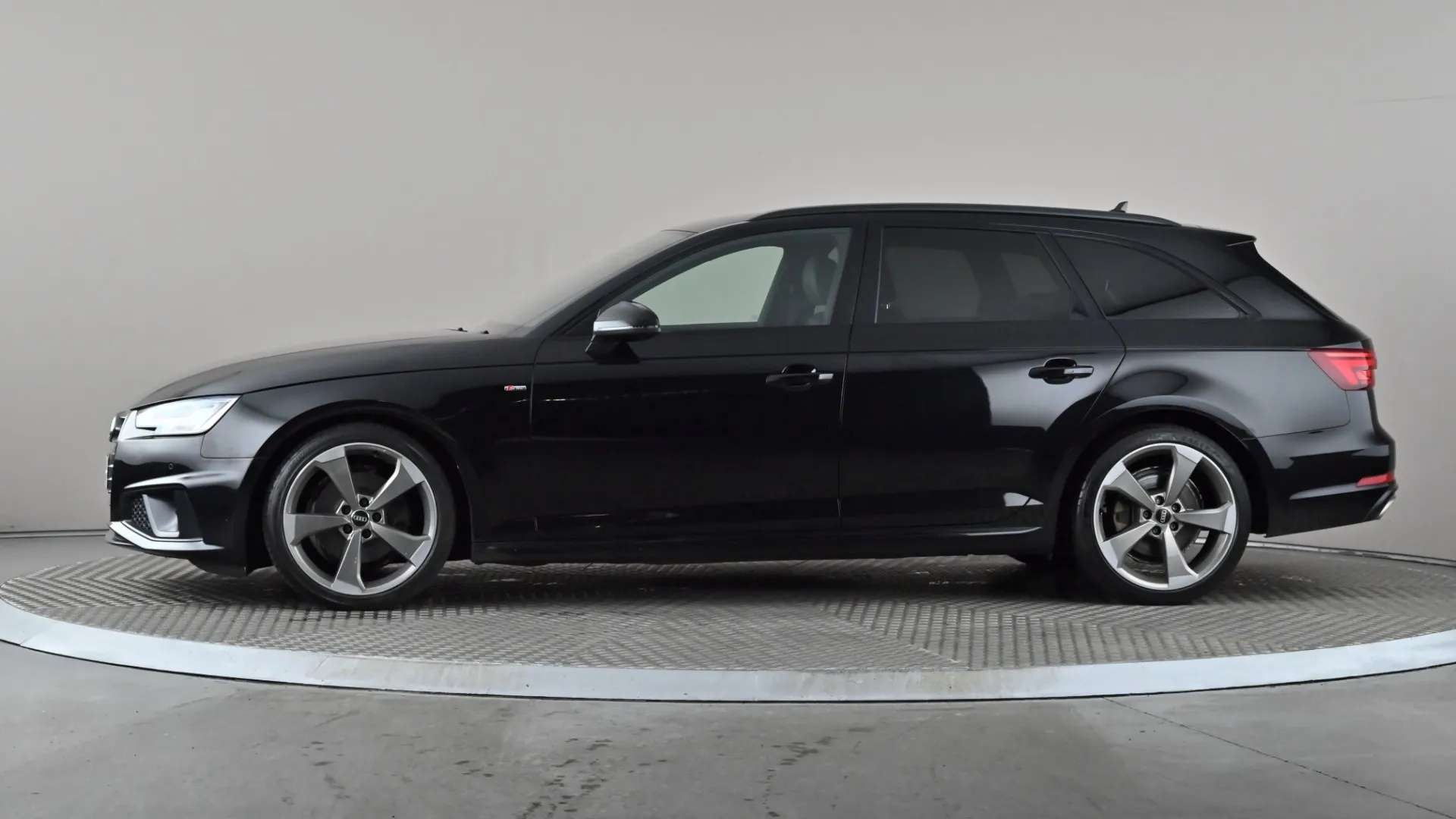 A 2019 AUDI A4 40 TFSI Black Edition S Tronic A 2019 AUDI A4 40 TFSI Black Edition S Tronic