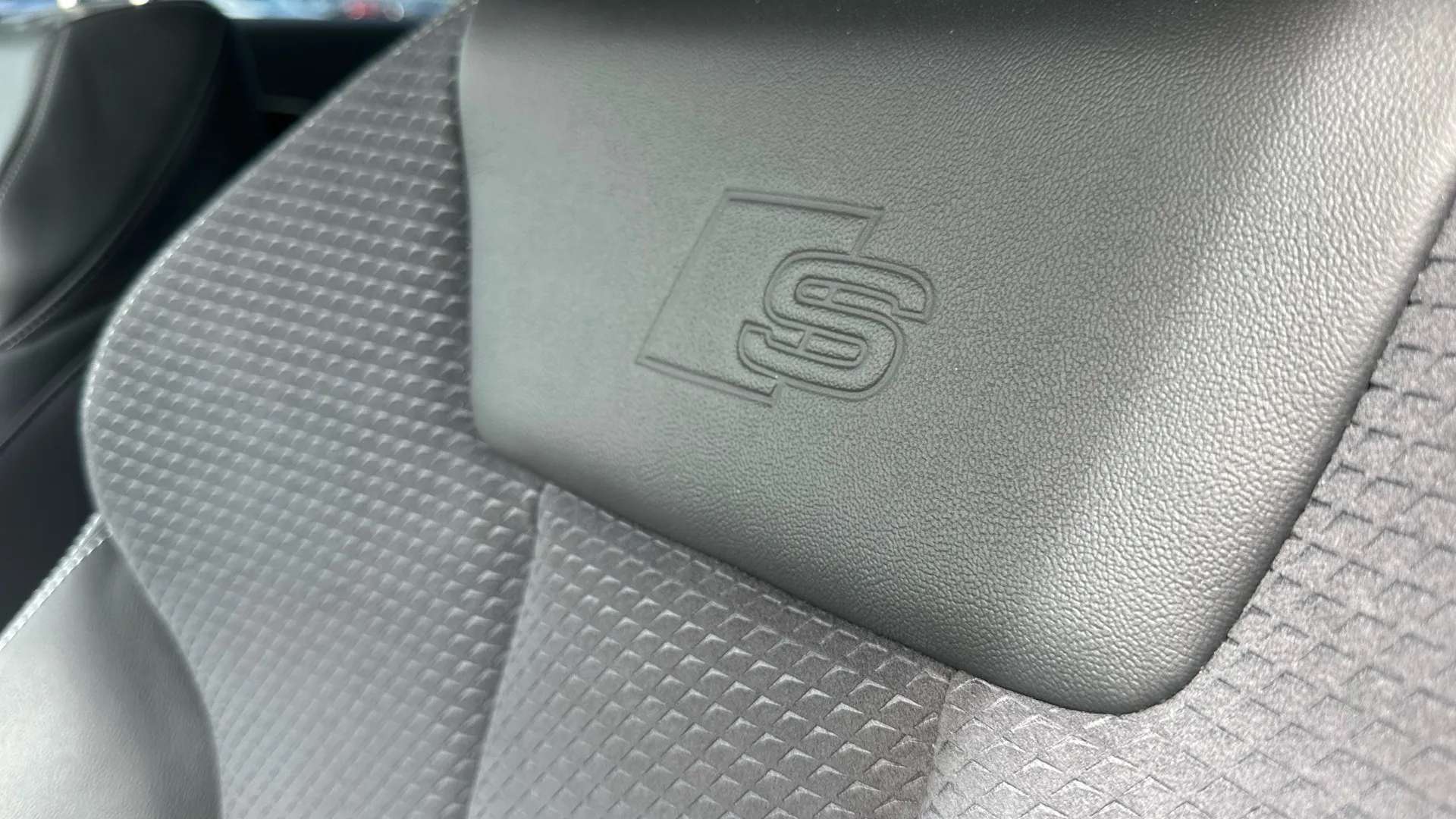 2023 AUDI A4 2023 AUDI A4