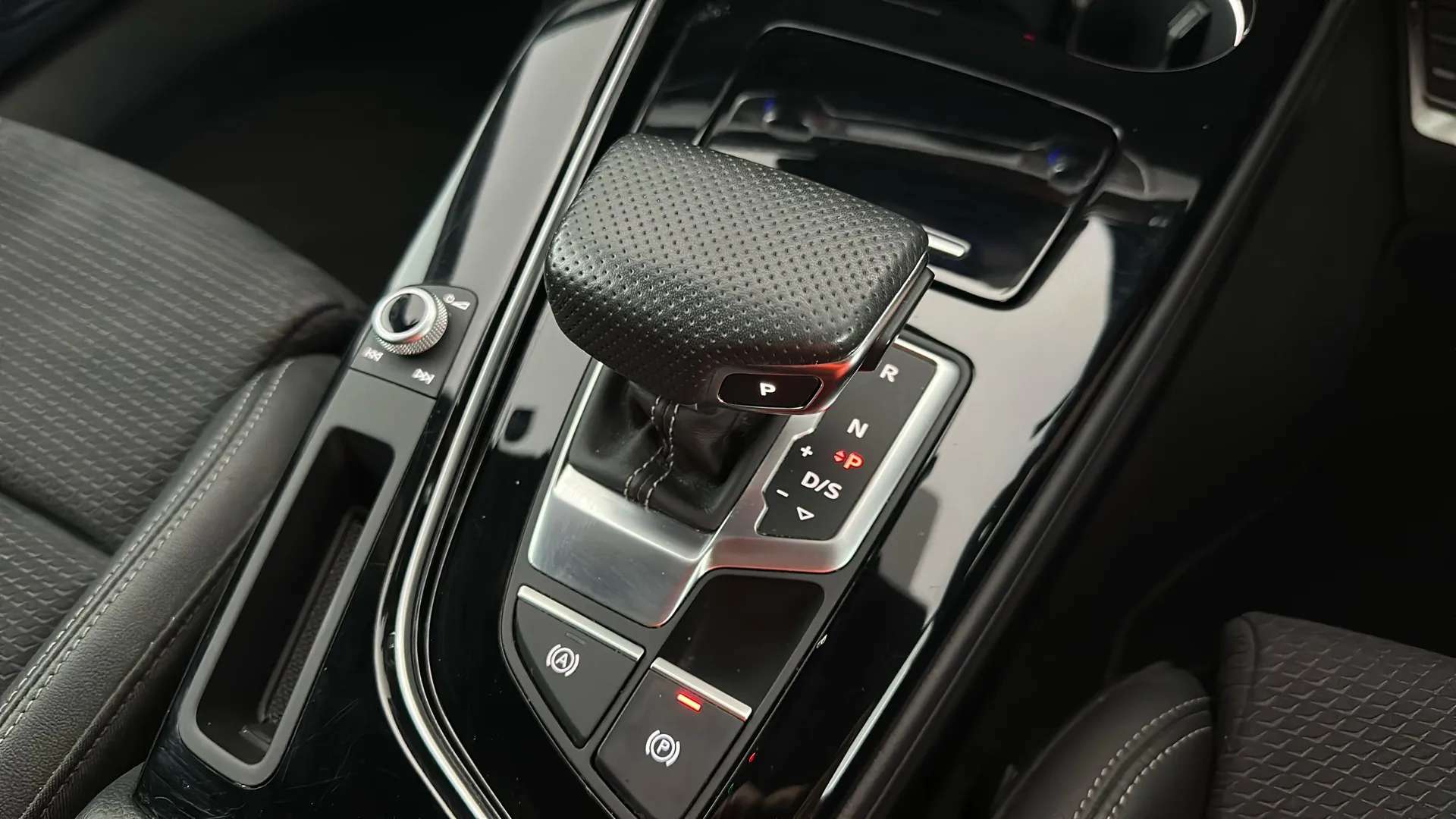 2023 AUDI A4 2023 AUDI A4