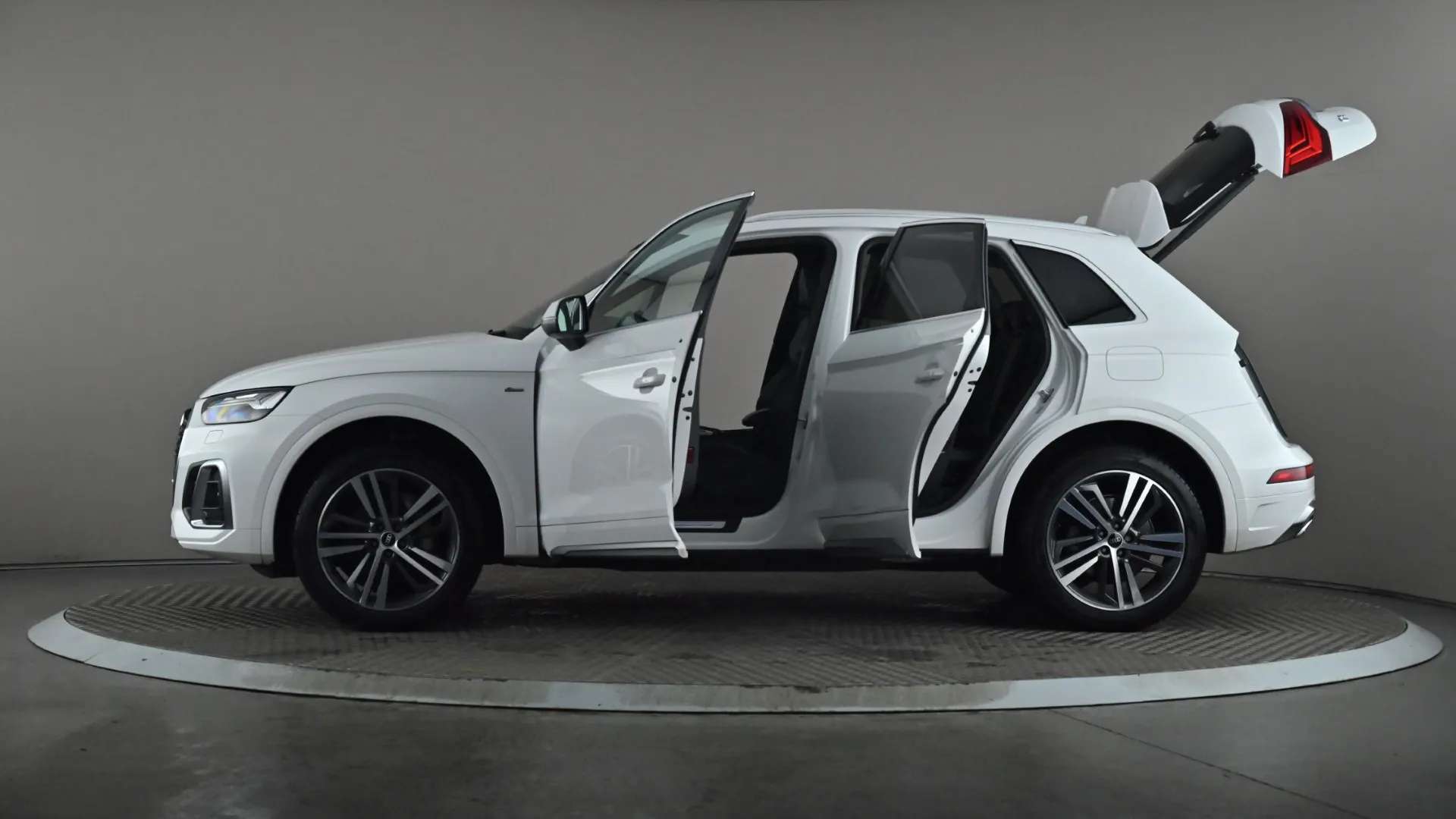 2021 AUDI Q5 2021 AUDI Q5