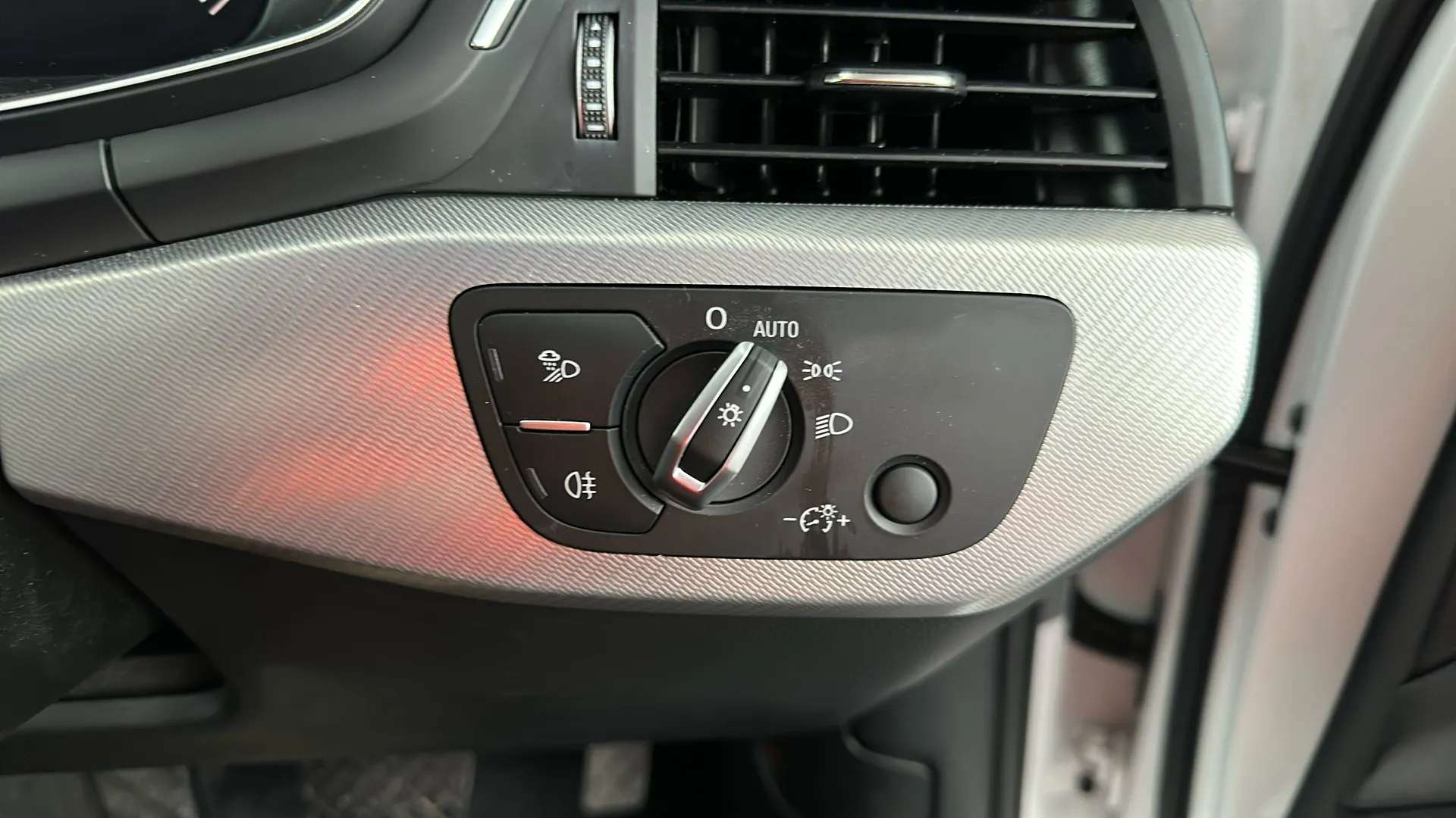 2023 AUDI A4 2023 AUDI A4