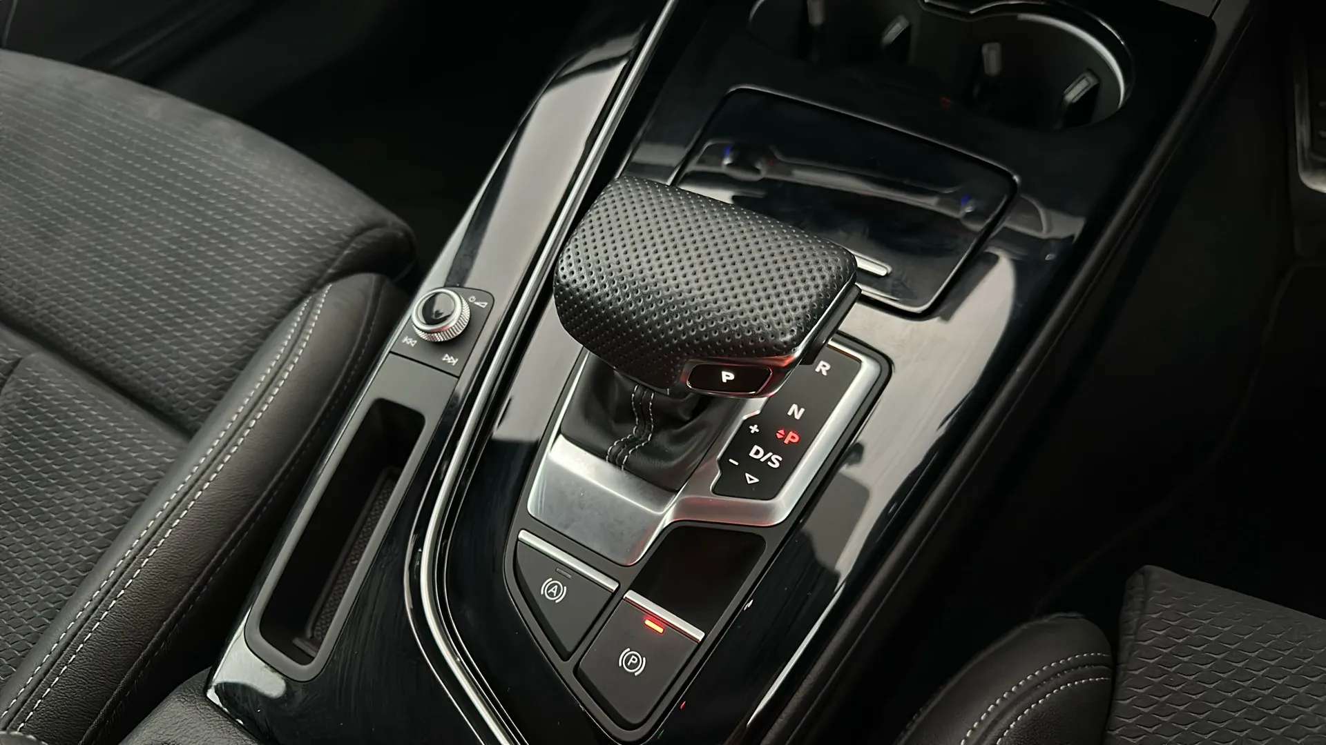 2024 AUDI A4 2024 AUDI A4