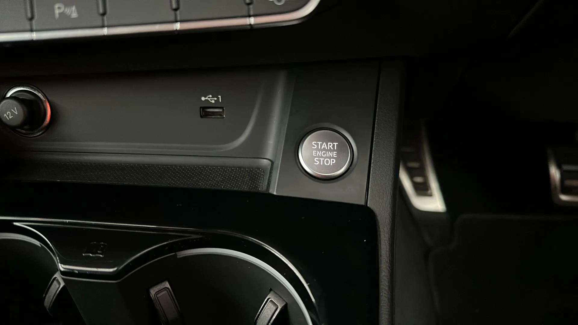 2024 AUDI A4 2024 AUDI A4