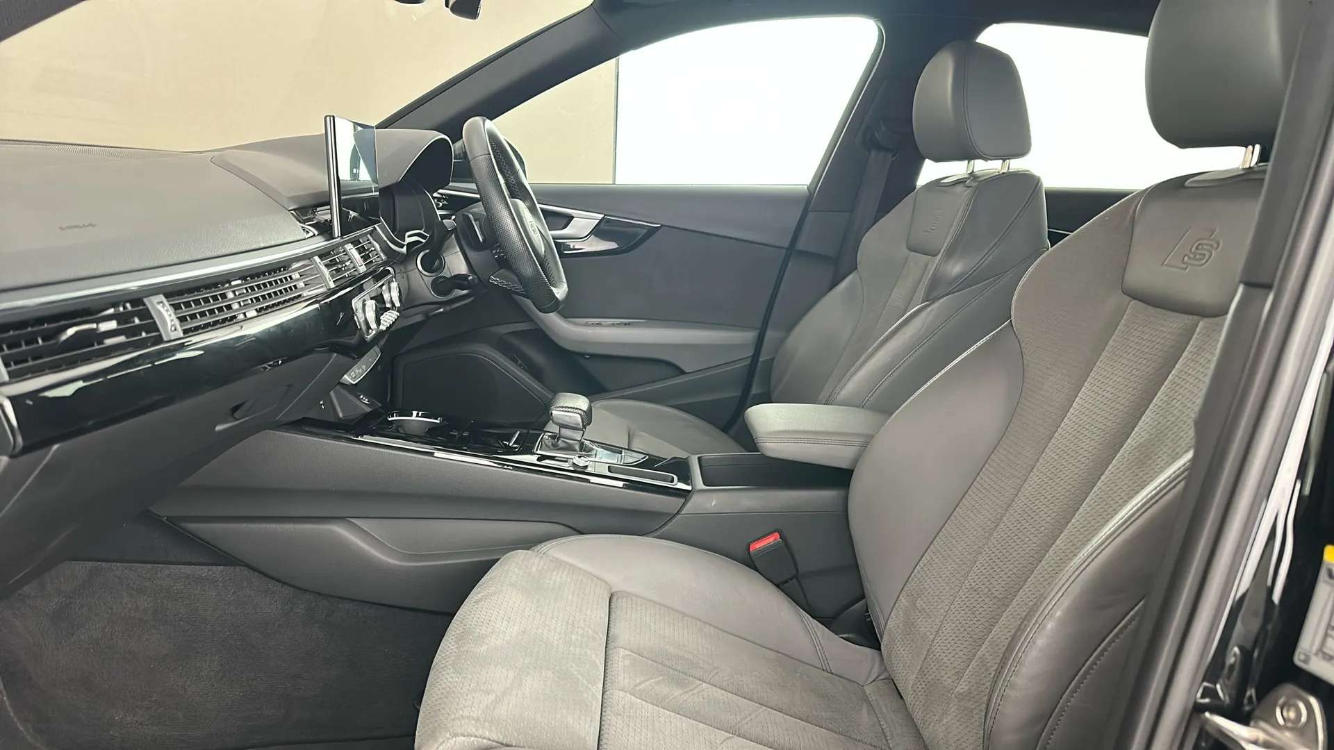 2023 AUDI A4 2023 AUDI A4